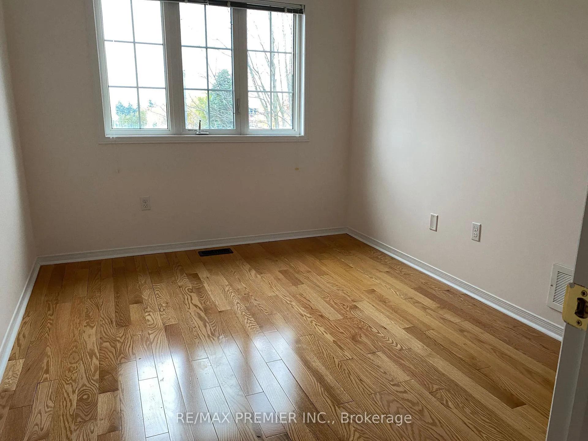 Photo 13 of 138 Keystar Court, Vaughan, Vellore Village — HOMEH