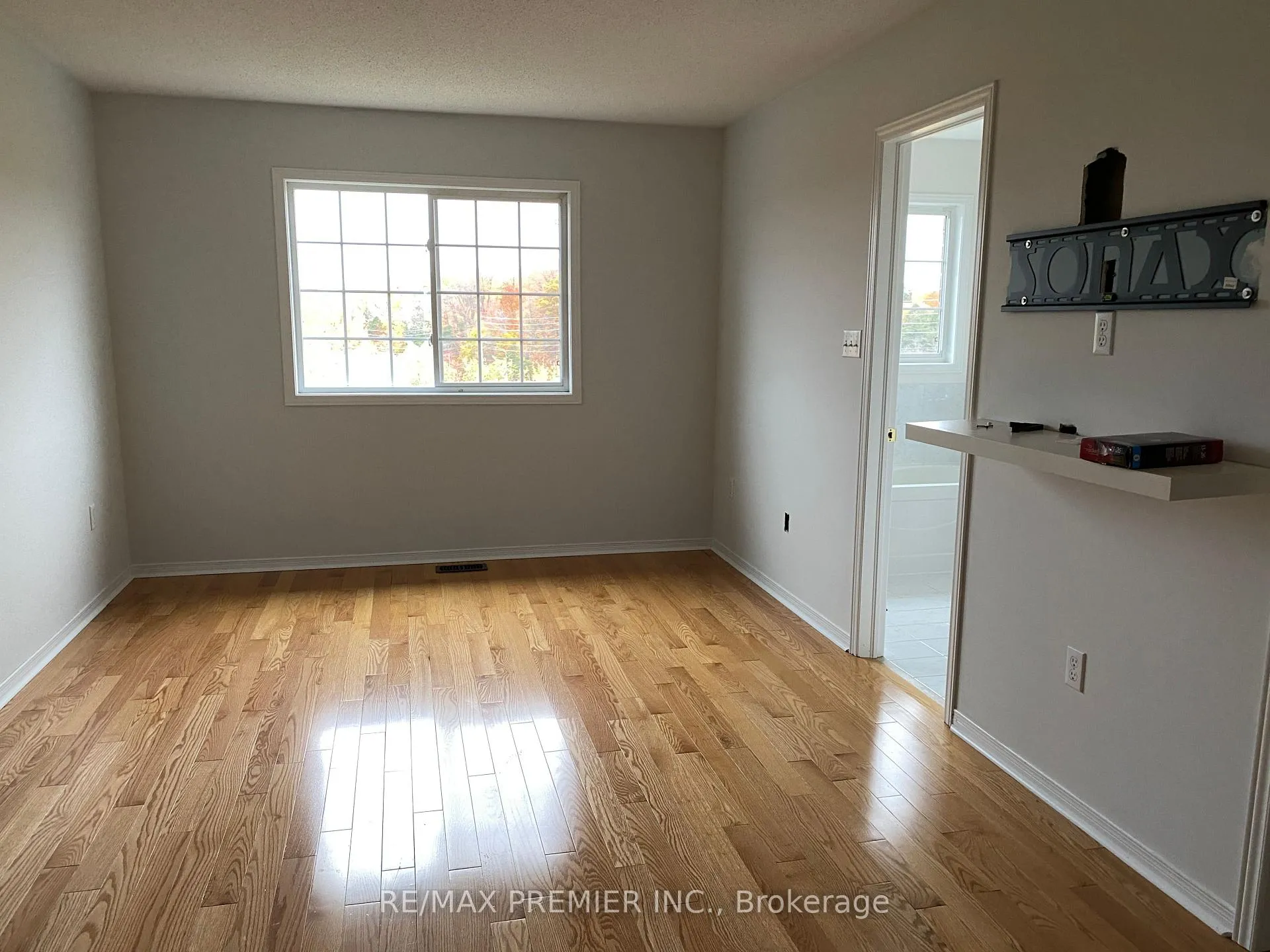 Photo 15 of 138 Keystar Court, Vaughan, Vellore Village — HOMEH