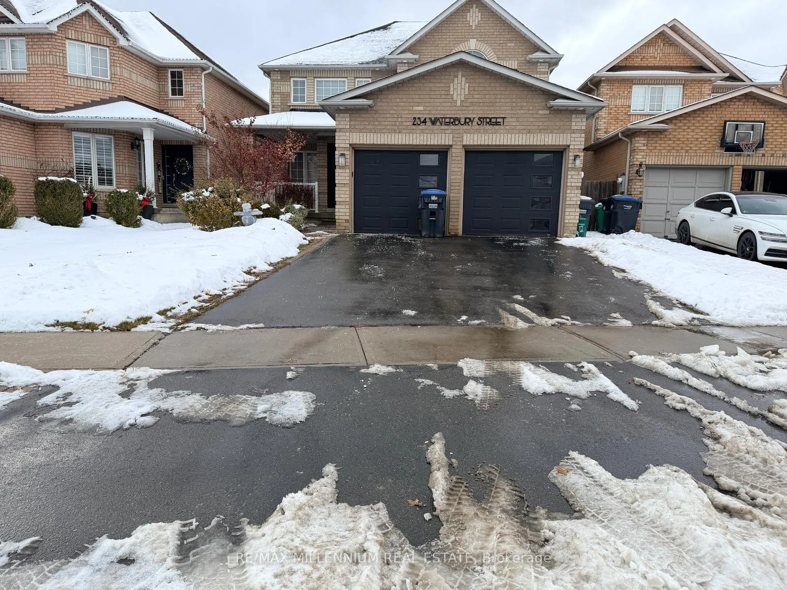 Photo 2 of 234 Waterbury Street, Caledon, Bolton East — HOMEH