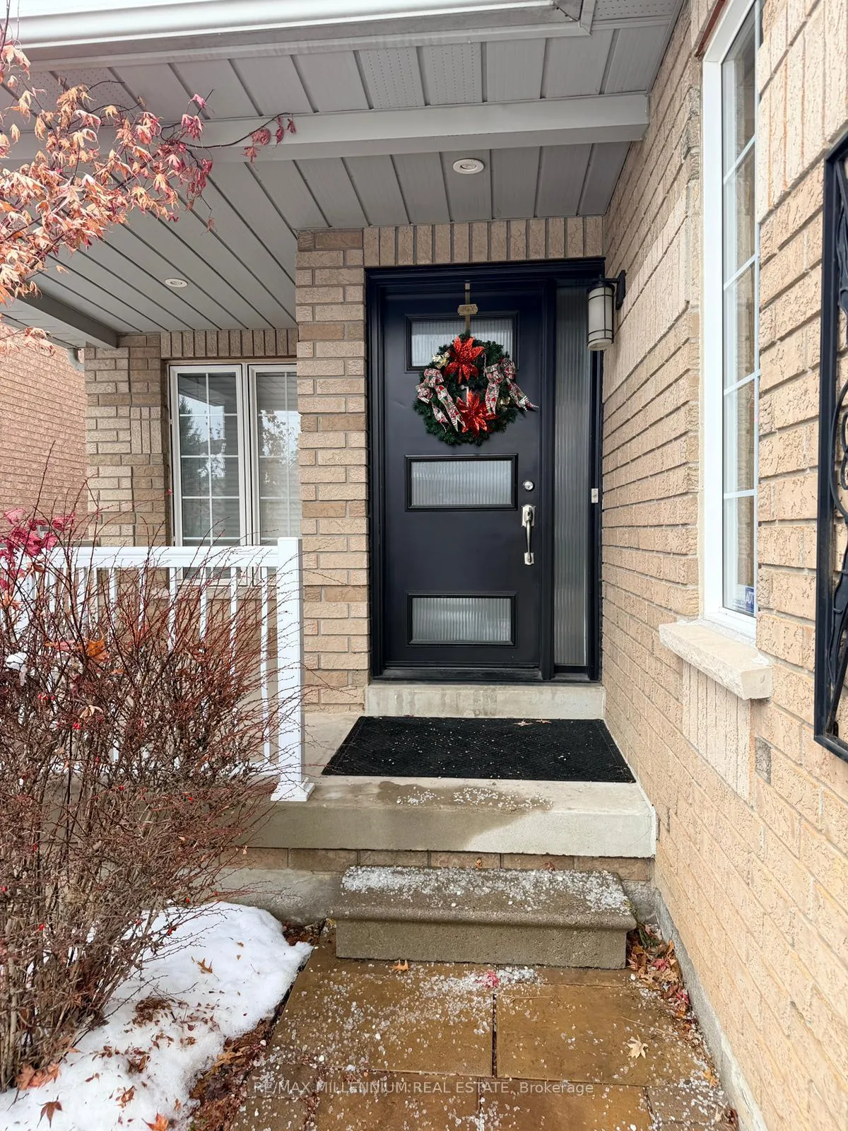 Photo 4 of 234 Waterbury Street, Caledon, Bolton East — HOMEH