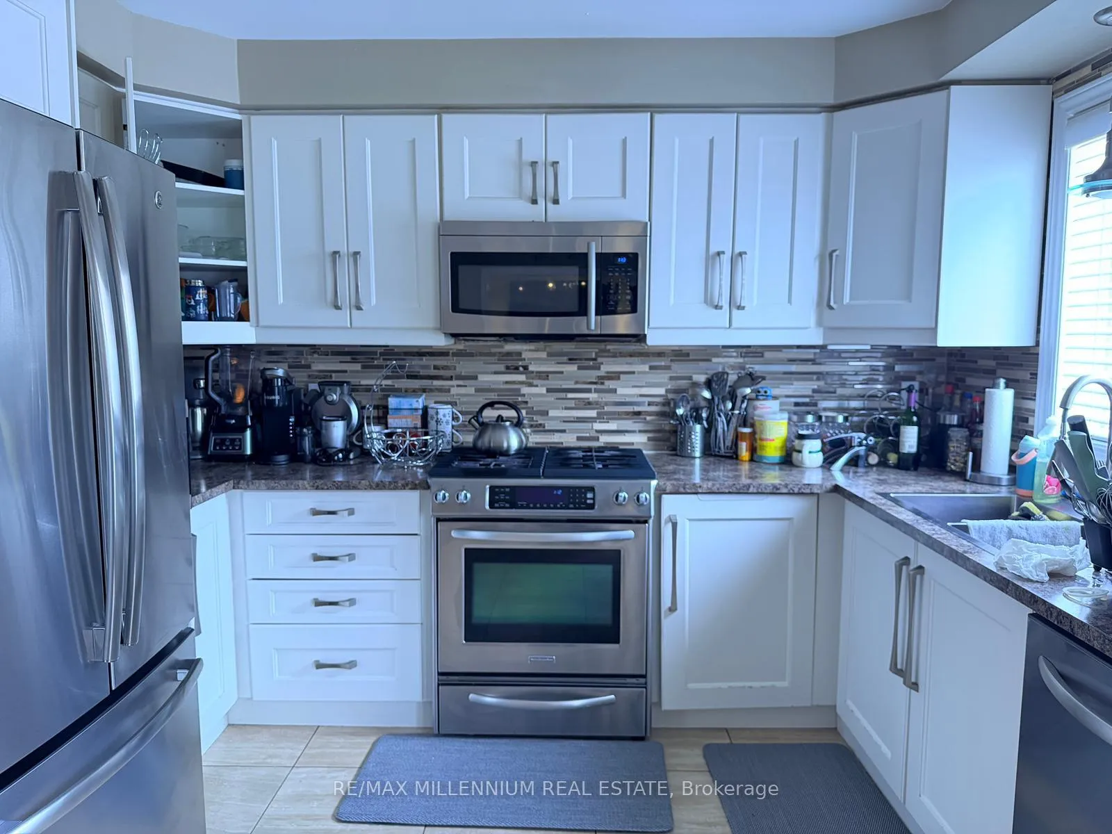 Photo 5 of 234 Waterbury Street, Caledon, Bolton East — HOMEH