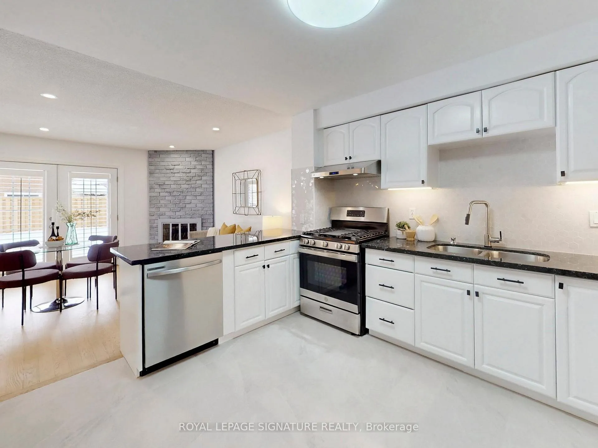 Photo 10 of 65 Fordcombe Crescent, Markham, Milliken Mills West — HOMEH