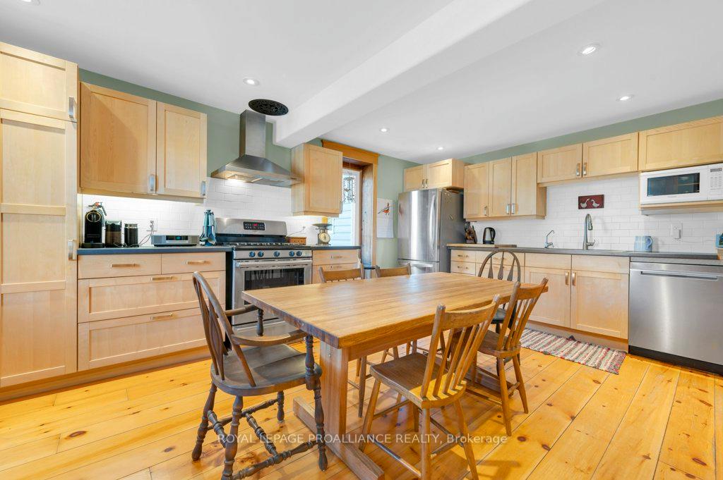 Photo 17 of 75 Dingman Street, Madoc — HOMEH