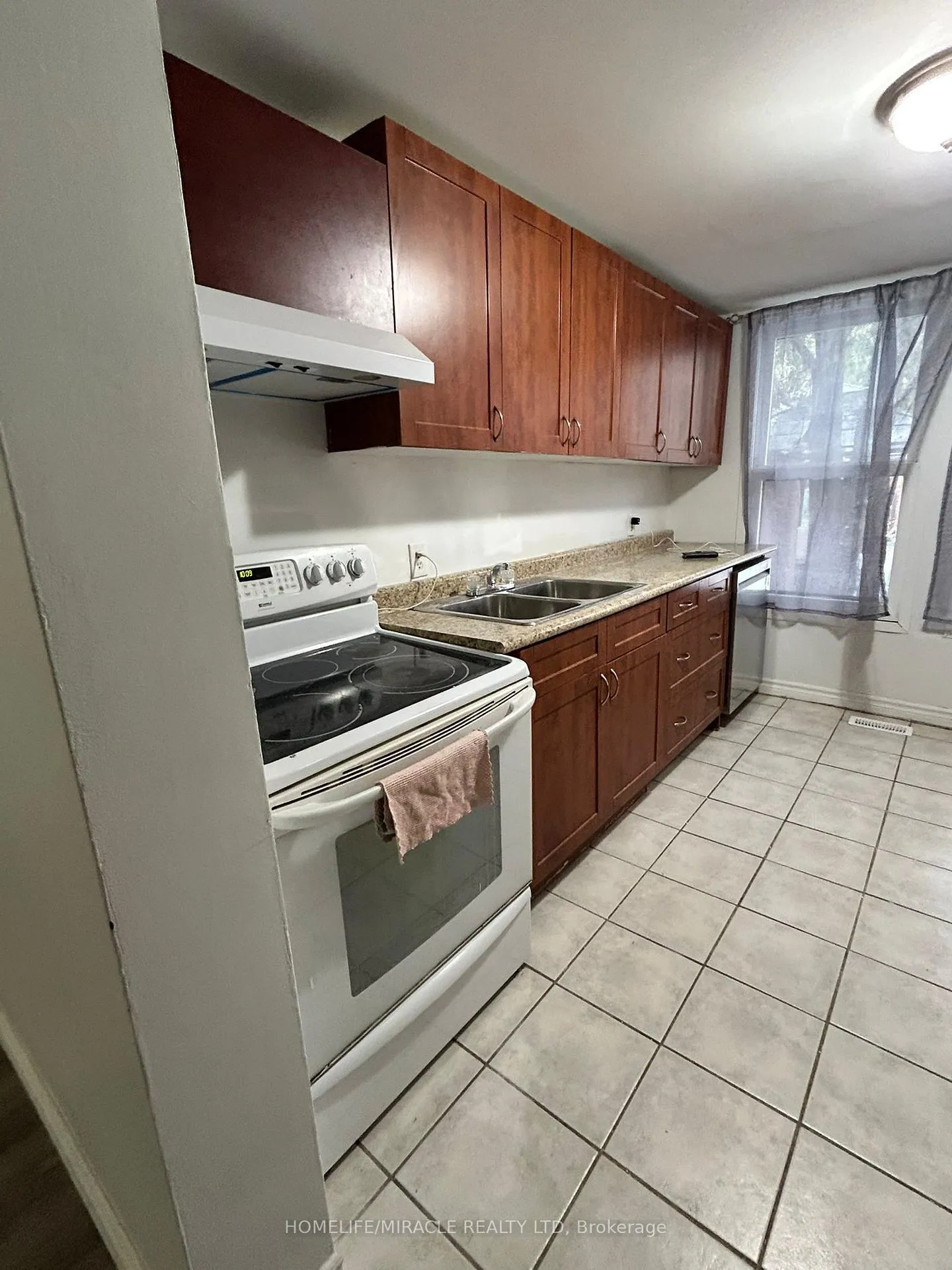 Photo 8 of 78 East 23rd Street, Hamilton, Eastmount — HOMEH