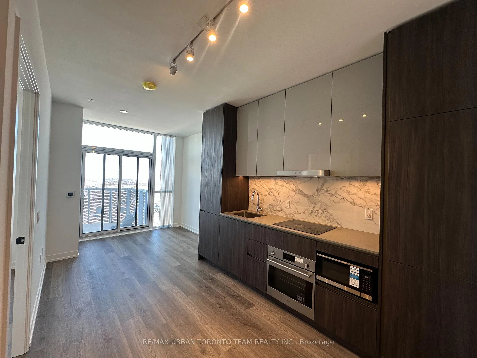 Photo 2 of Unit 6008, 8 Interchange Way, Vaughan, Vaughan Corporate Centre — HOMEH
