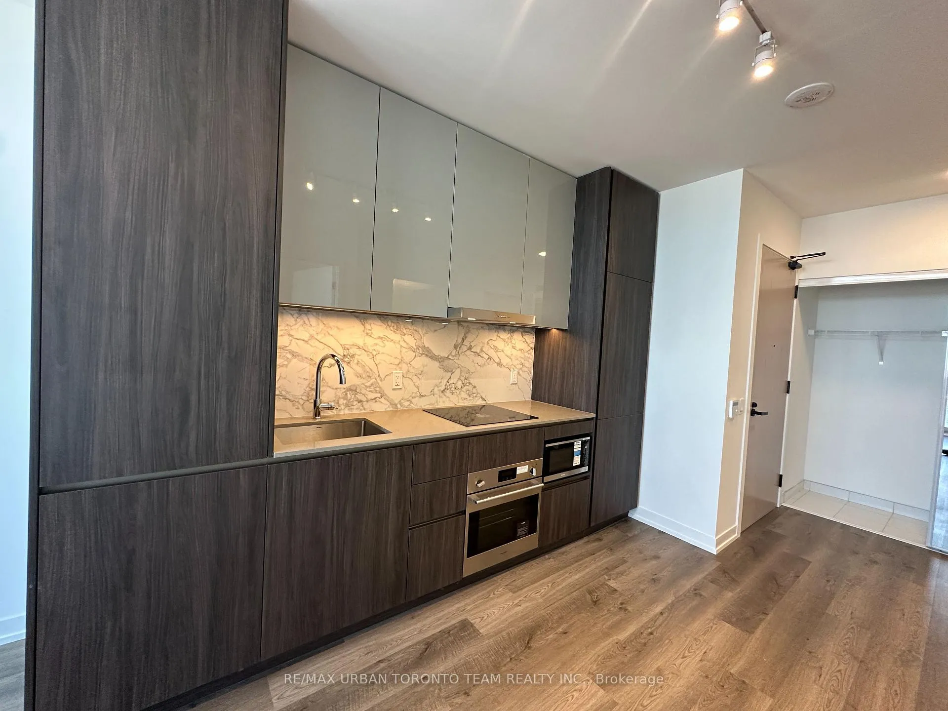 Photo 3 of Unit 6008, 8 Interchange Way, Vaughan, Vaughan Corporate Centre — HOMEH