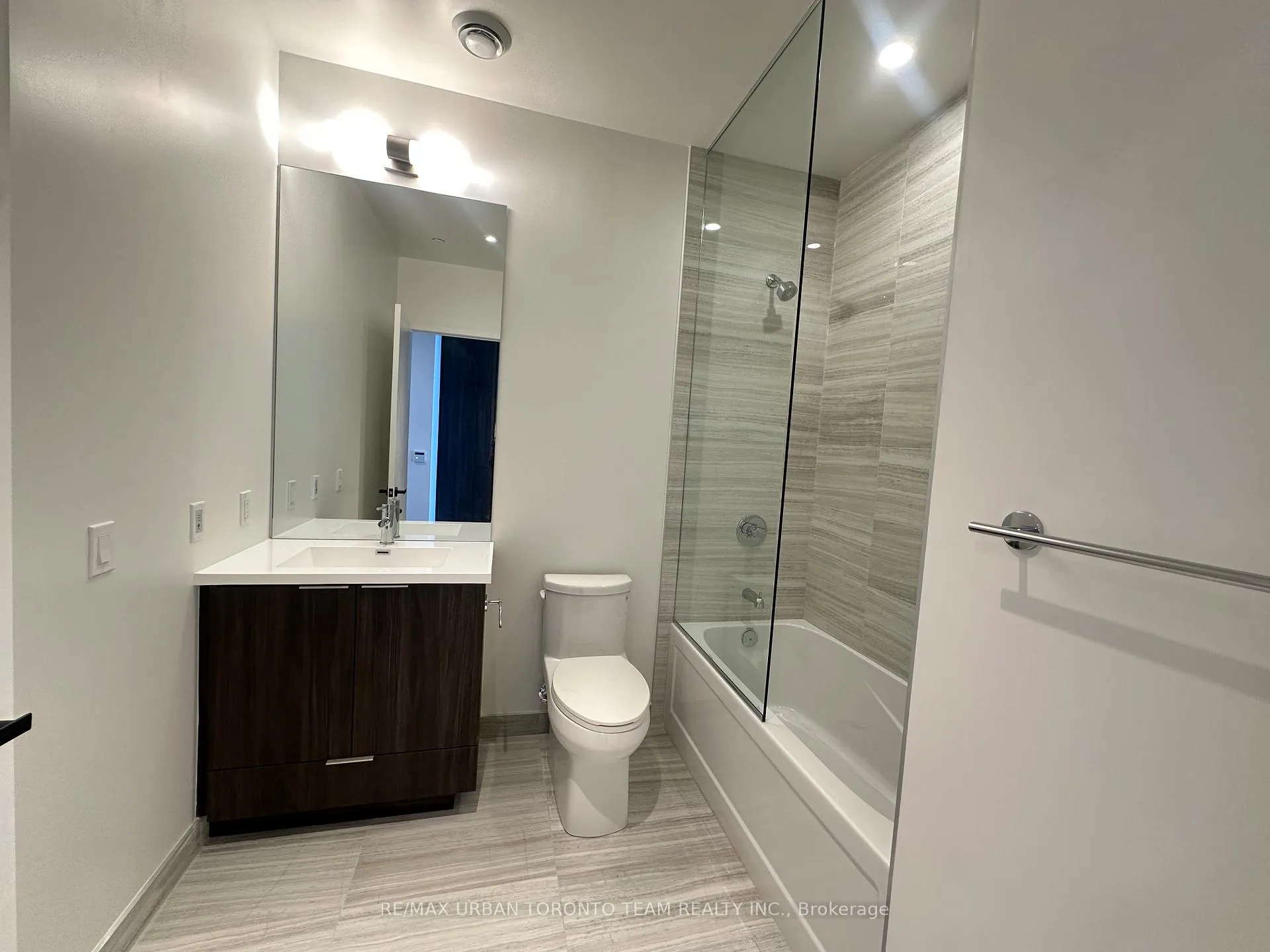 Photo 10 of Unit 6008, 8 Interchange Way, Vaughan, Vaughan Corporate Centre — HOMEH