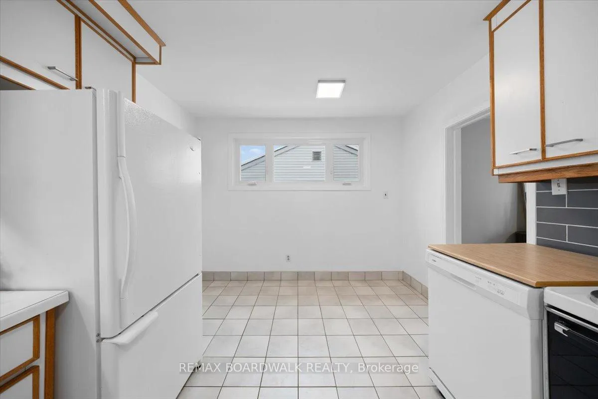 Photo 16 of 1446 Woodward Avenue, Ottawa, Carlington — HOMEH