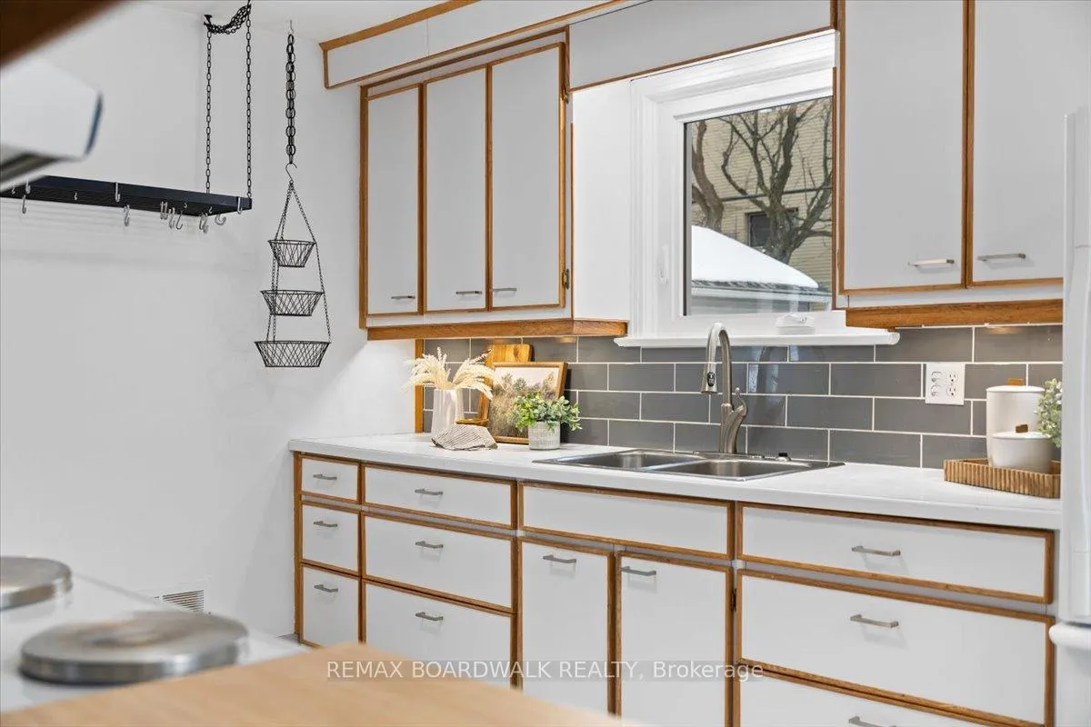 Photo 18 of 1446 Woodward Avenue, Ottawa, Carlington — HOMEH