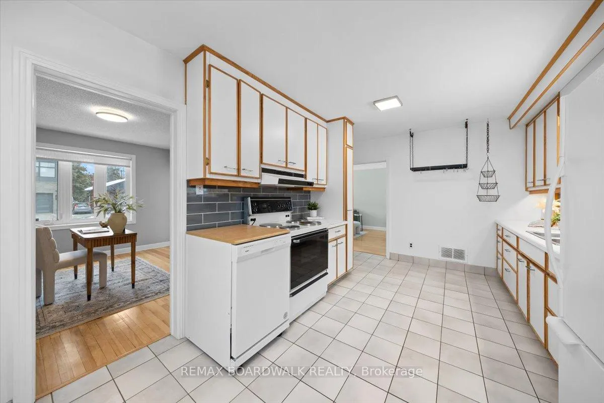 Photo 19 of 1446 Woodward Avenue, Ottawa, Carlington — HOMEH