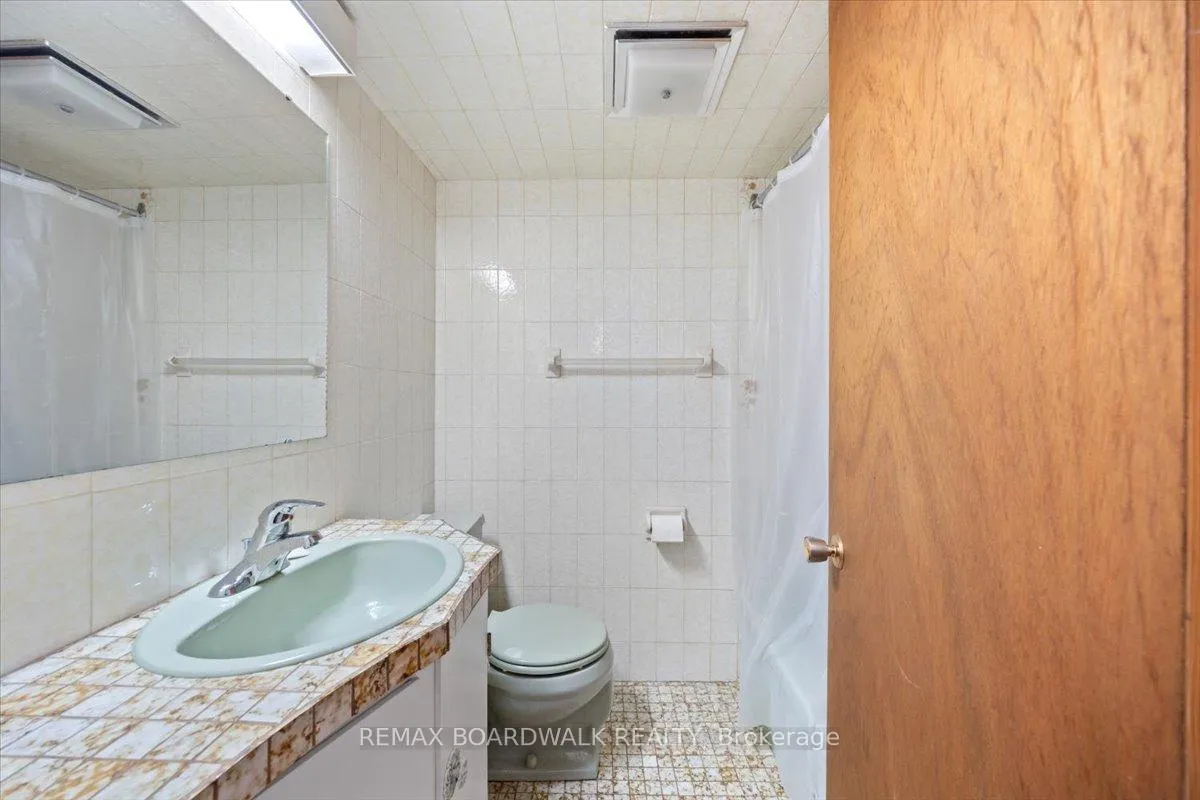 Photo 37 of 1446 Woodward Avenue, Ottawa, Carlington — HOMEH