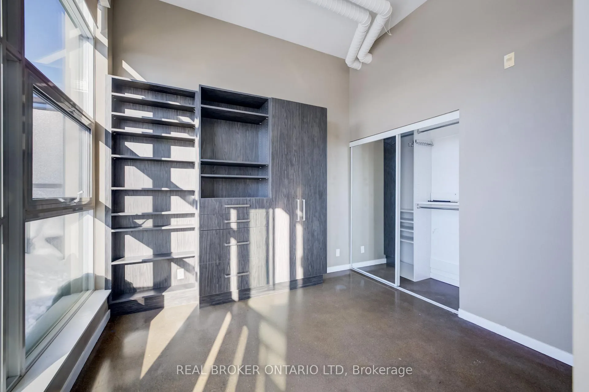 Photo 4 of Unit 616, 404 King Street W, Kitchener — HOMEH