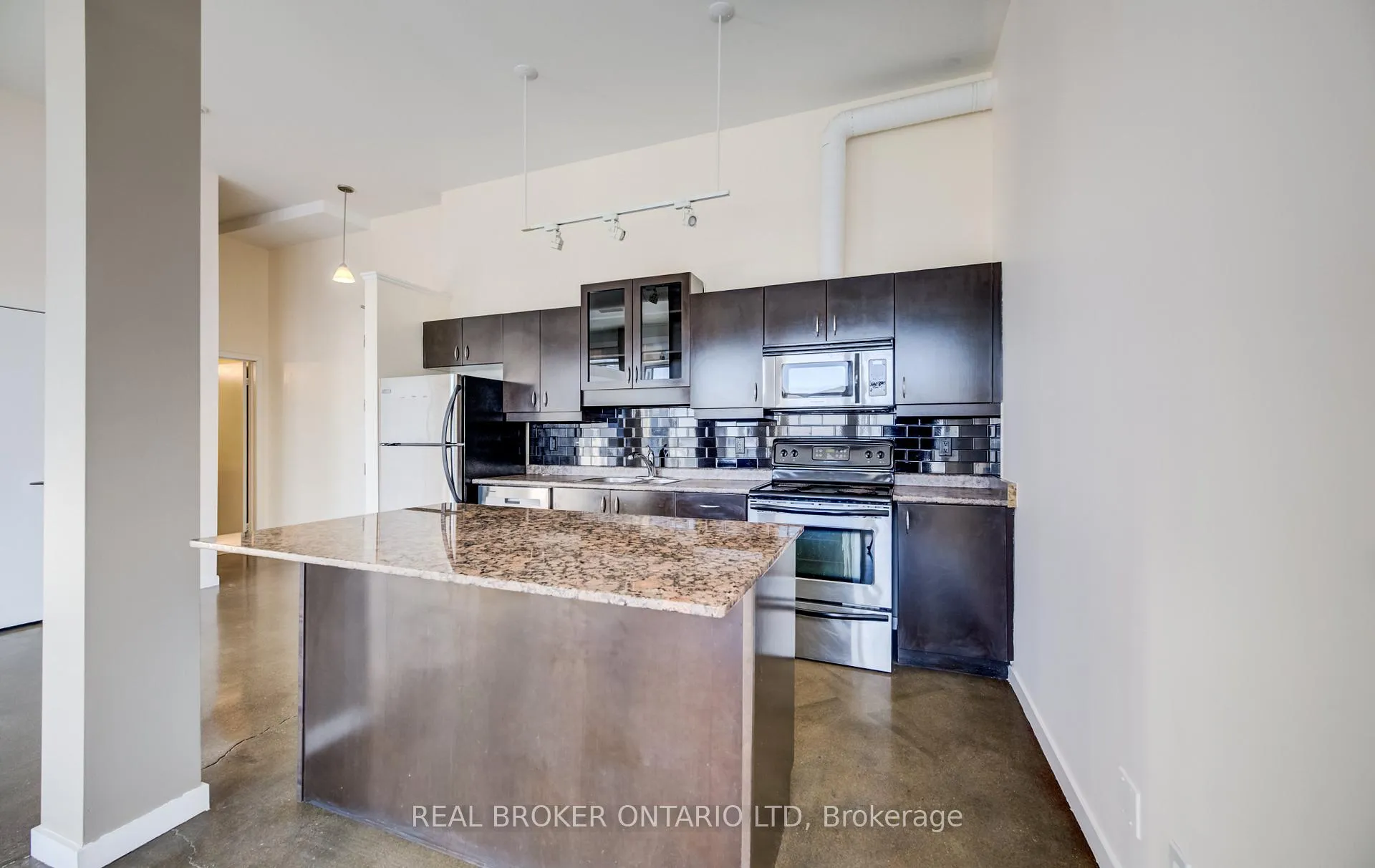 Photo 9 of Unit 616, 404 King Street W, Kitchener — HOMEH