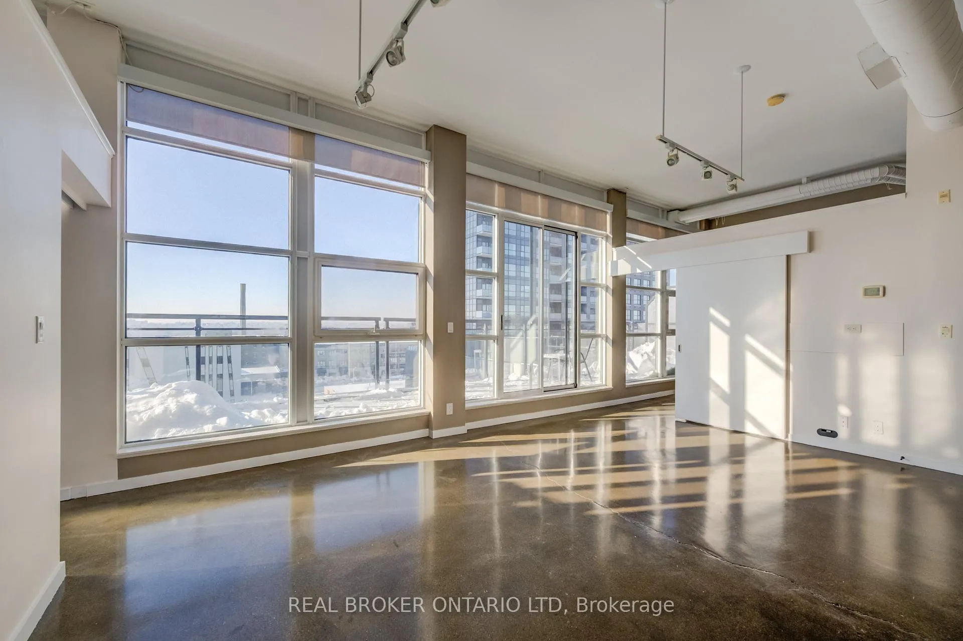Photo 12 of Unit 616, 404 King Street W, Kitchener — HOMEH