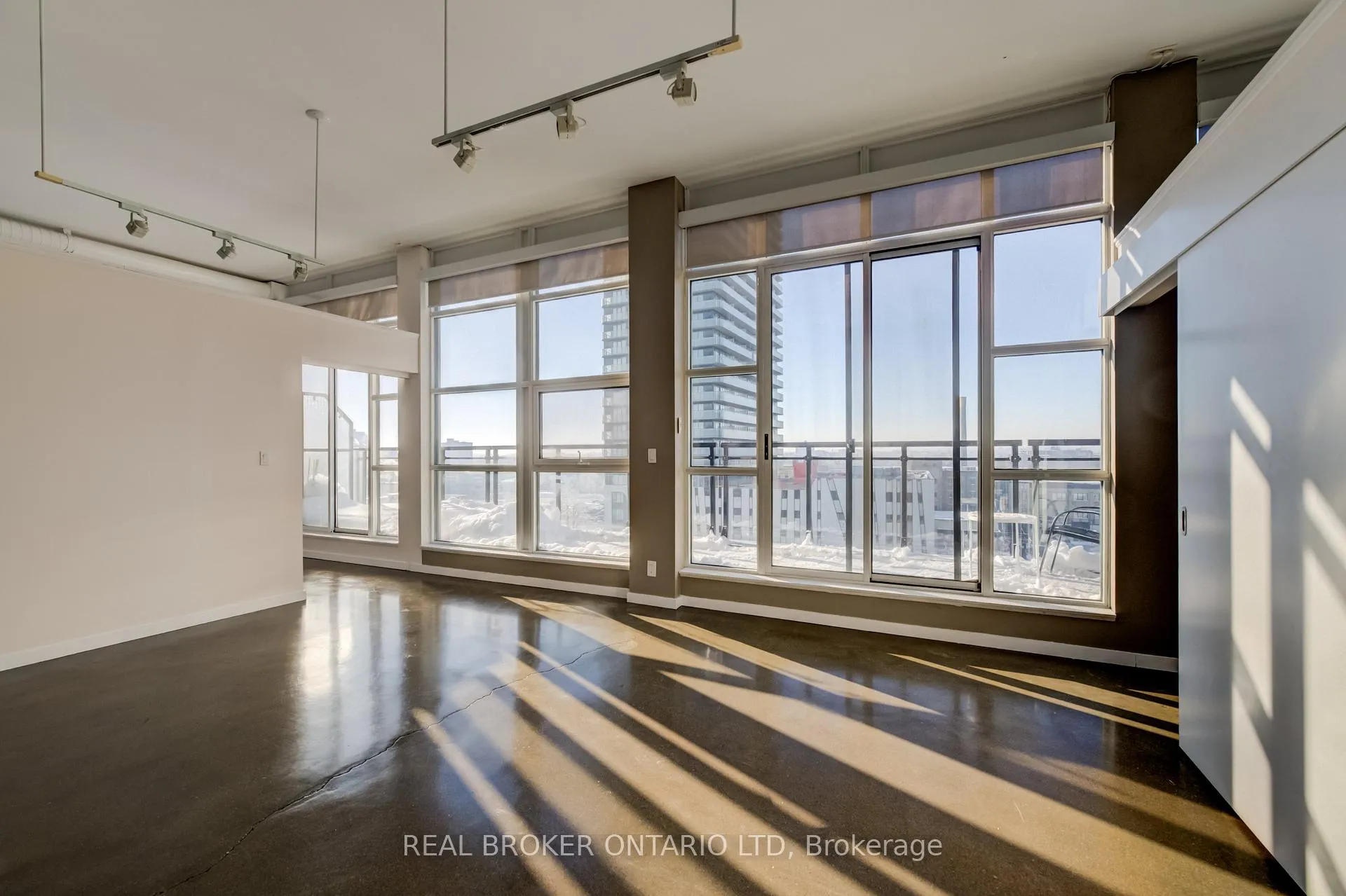 Photo 15 of Unit 616, 404 King Street W, Kitchener — HOMEH