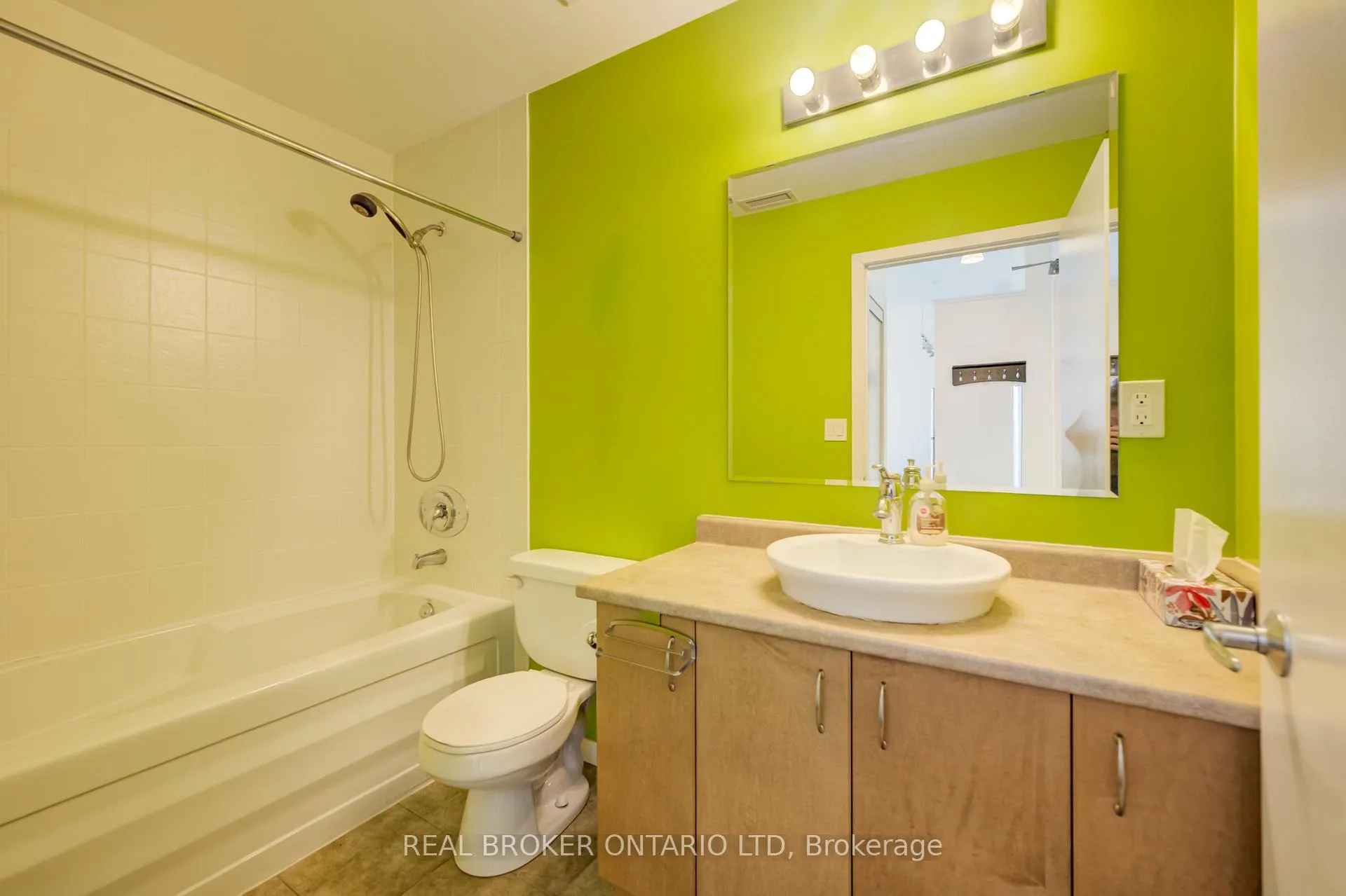 Photo 17 of Unit 616, 404 King Street W, Kitchener — HOMEH