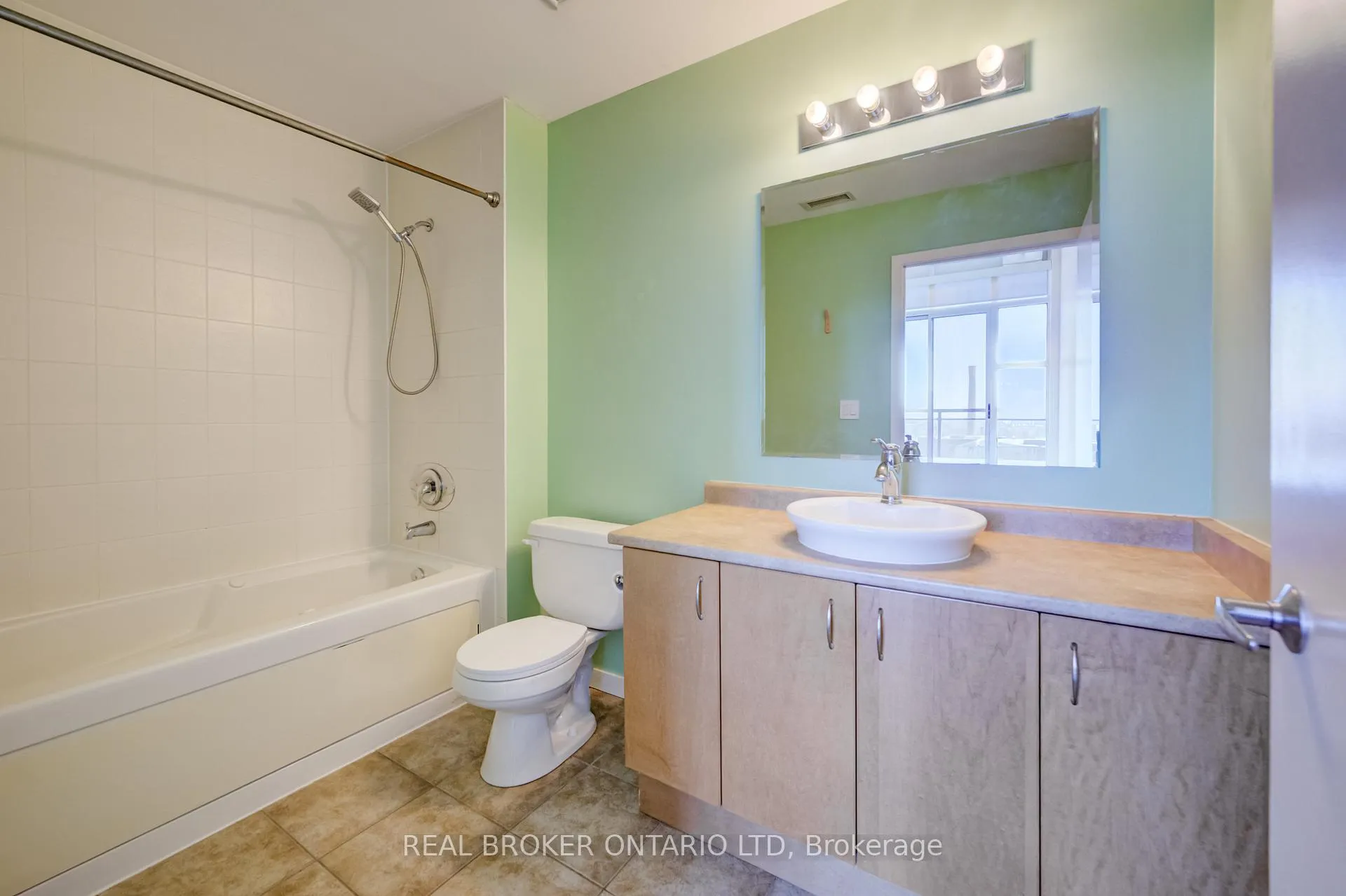 Photo 20 of Unit 616, 404 King Street W, Kitchener — HOMEH