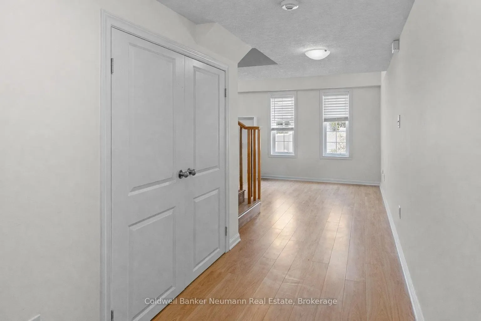 Photo 3 of Unit 43, 88 Decorso Drive, Guelph, Kortright East — HOMEH