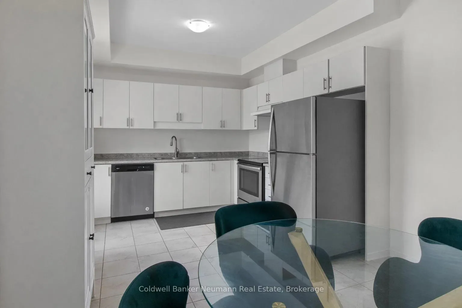 Photo 7 of Unit 43, 88 Decorso Drive, Guelph, Kortright East — HOMEH