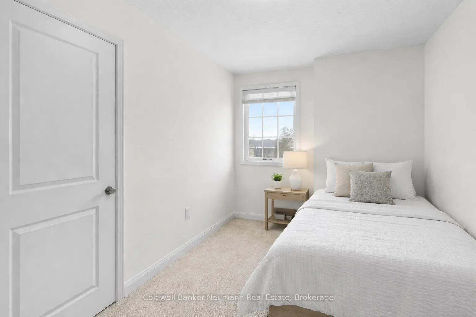 Photo 13 of Unit 43, 88 Decorso Drive, Guelph, Kortright East — HOMEH