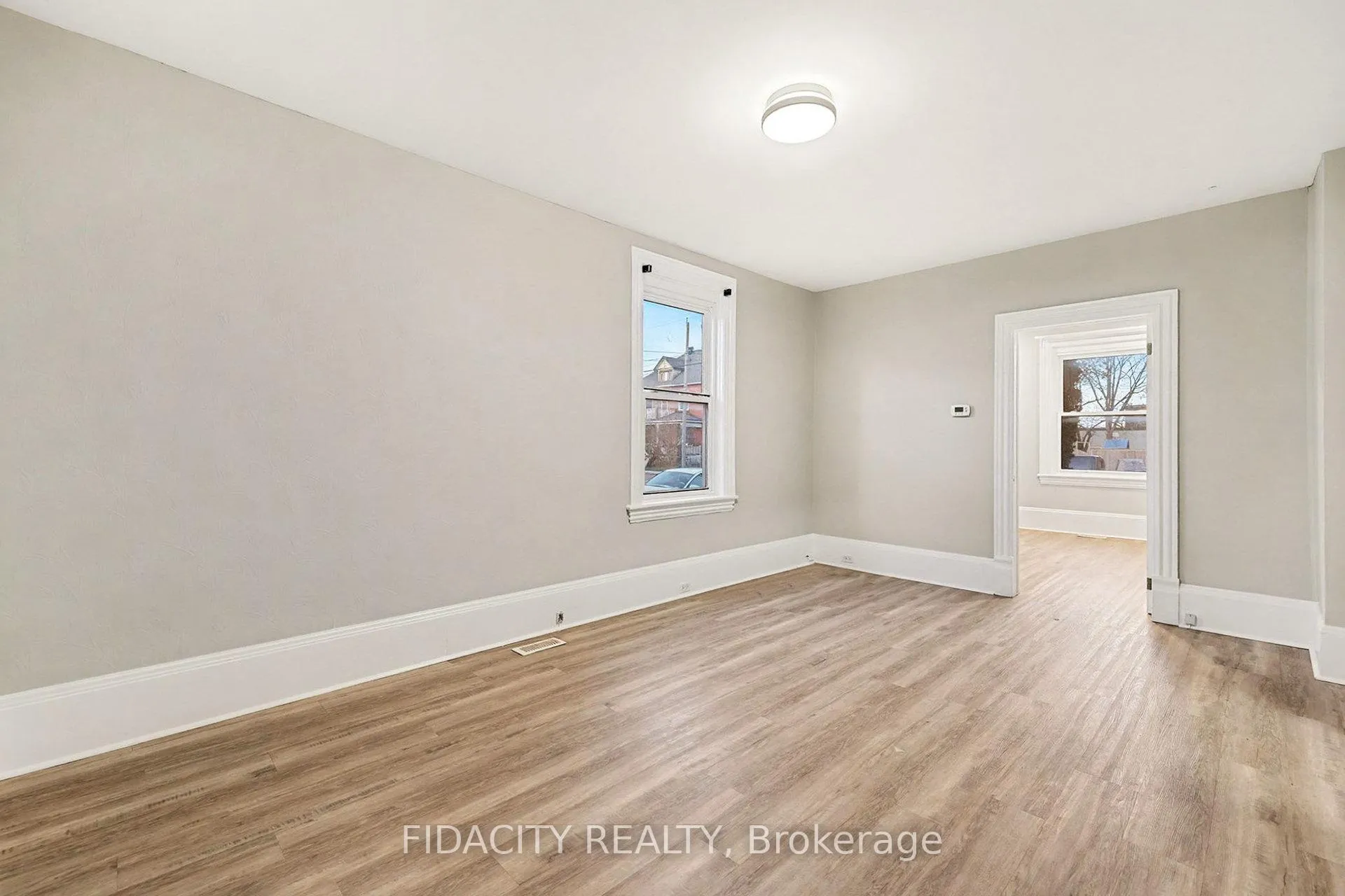 Photo 12 of 38 Winnifred Street N, Smiths Falls — HOMEH