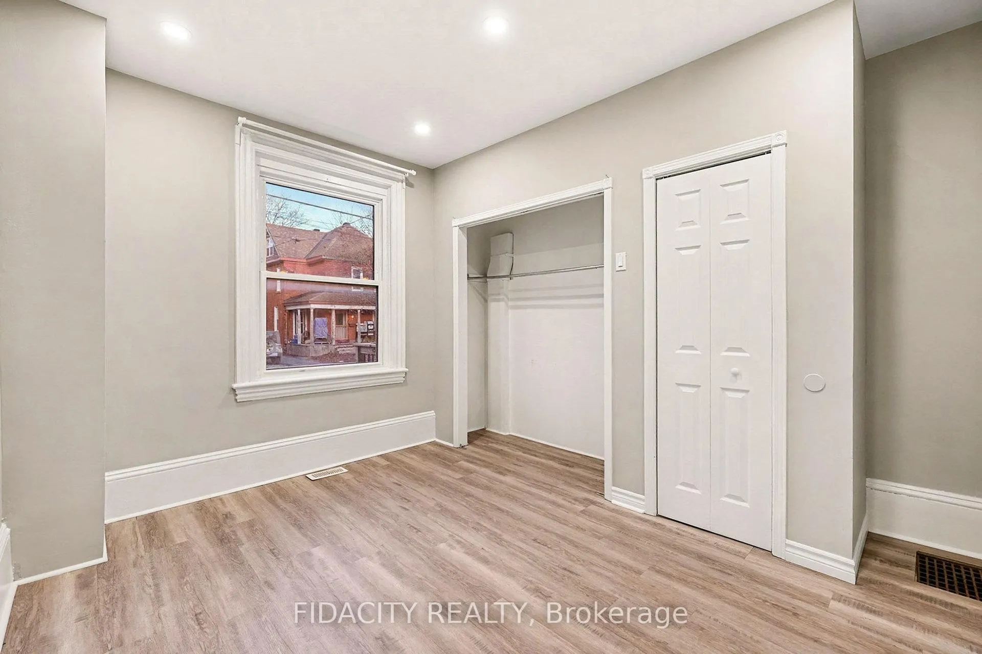 Photo 14 of 38 Winnifred Street N, Smiths Falls — HOMEH