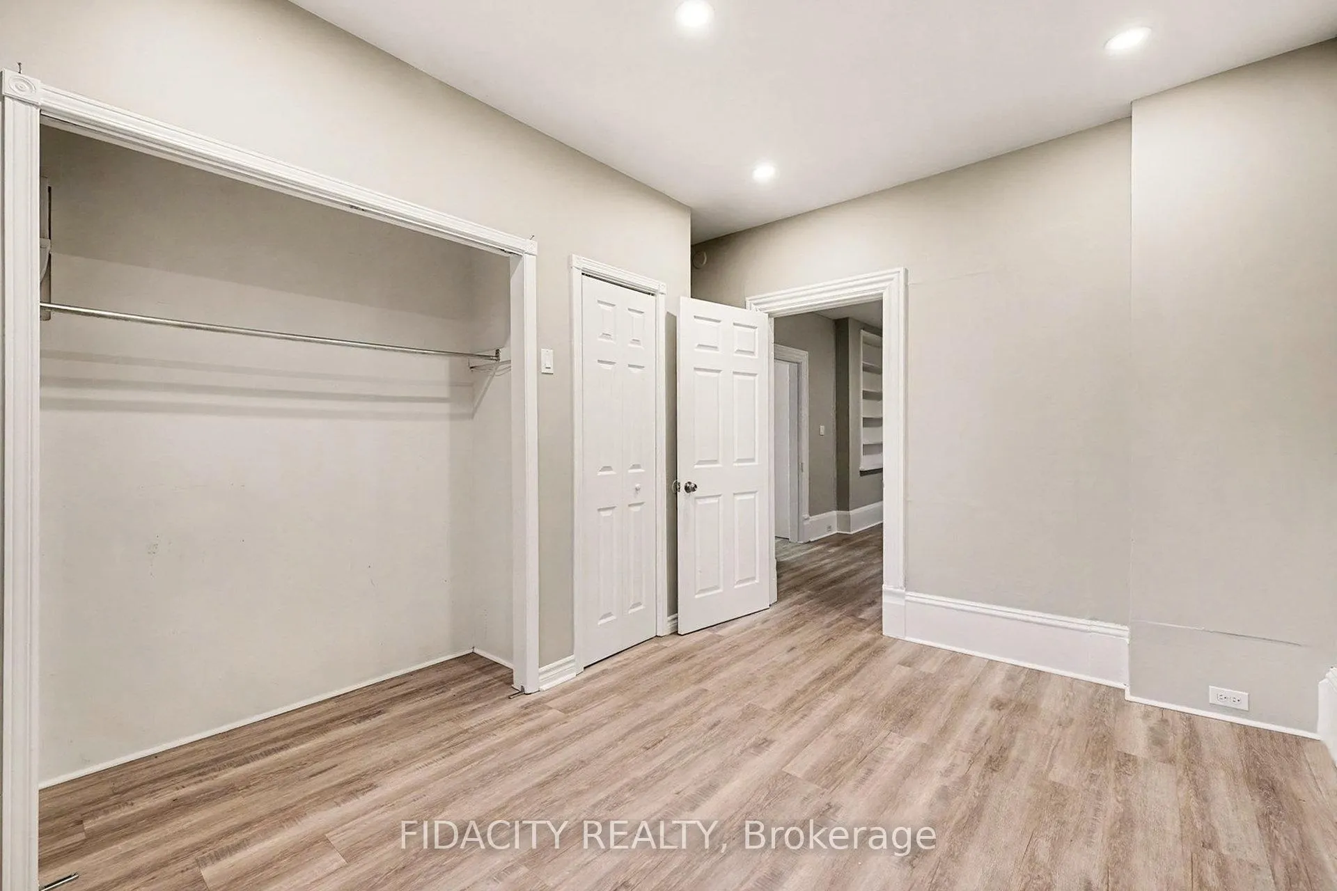 Photo 15 of 38 Winnifred Street N, Smiths Falls — HOMEH