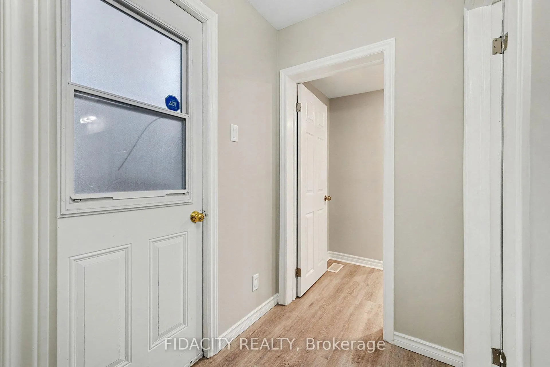 Photo 21 of 38 Winnifred Street N, Smiths Falls — HOMEH
