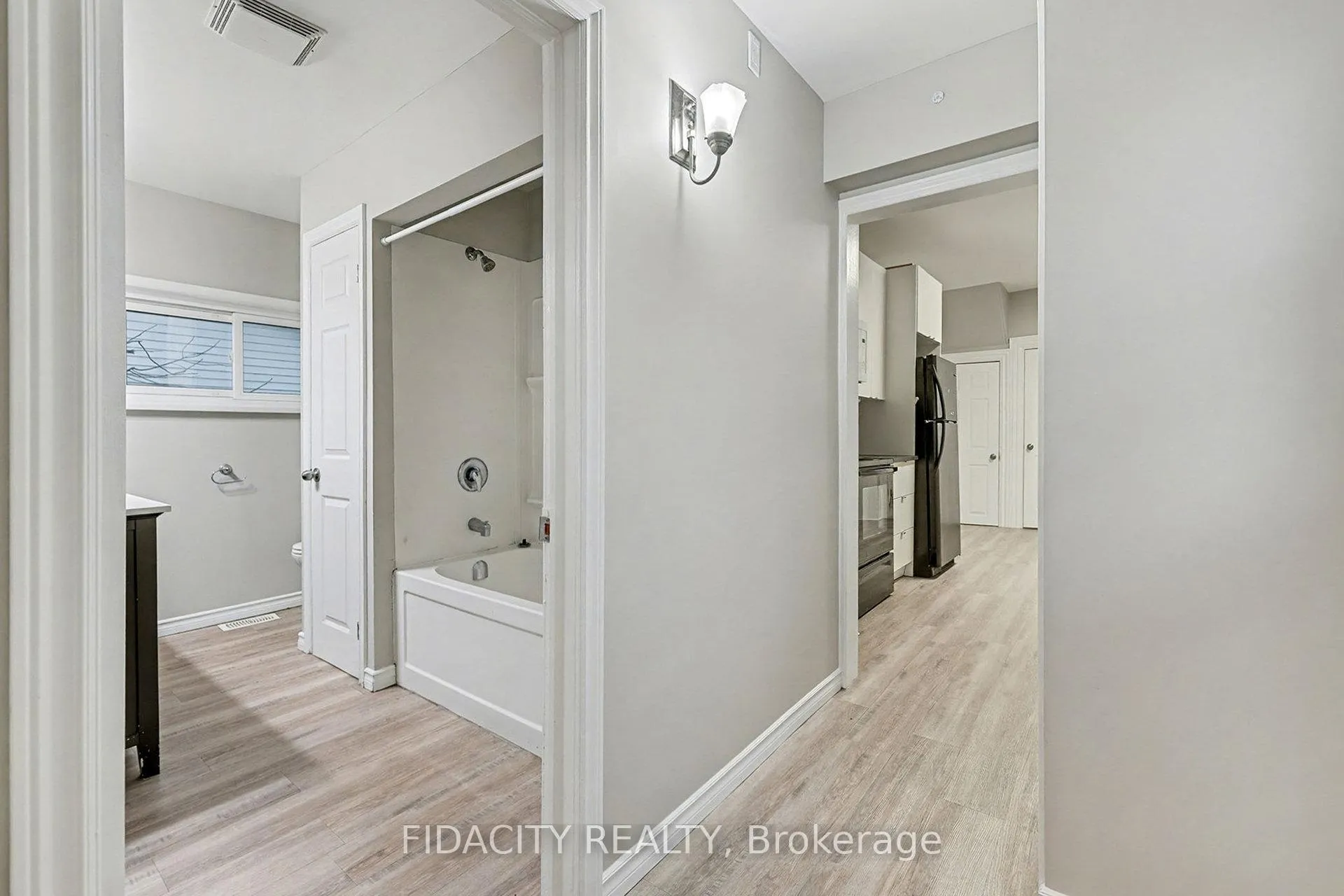 Photo 23 of 38 Winnifred Street N, Smiths Falls — HOMEH