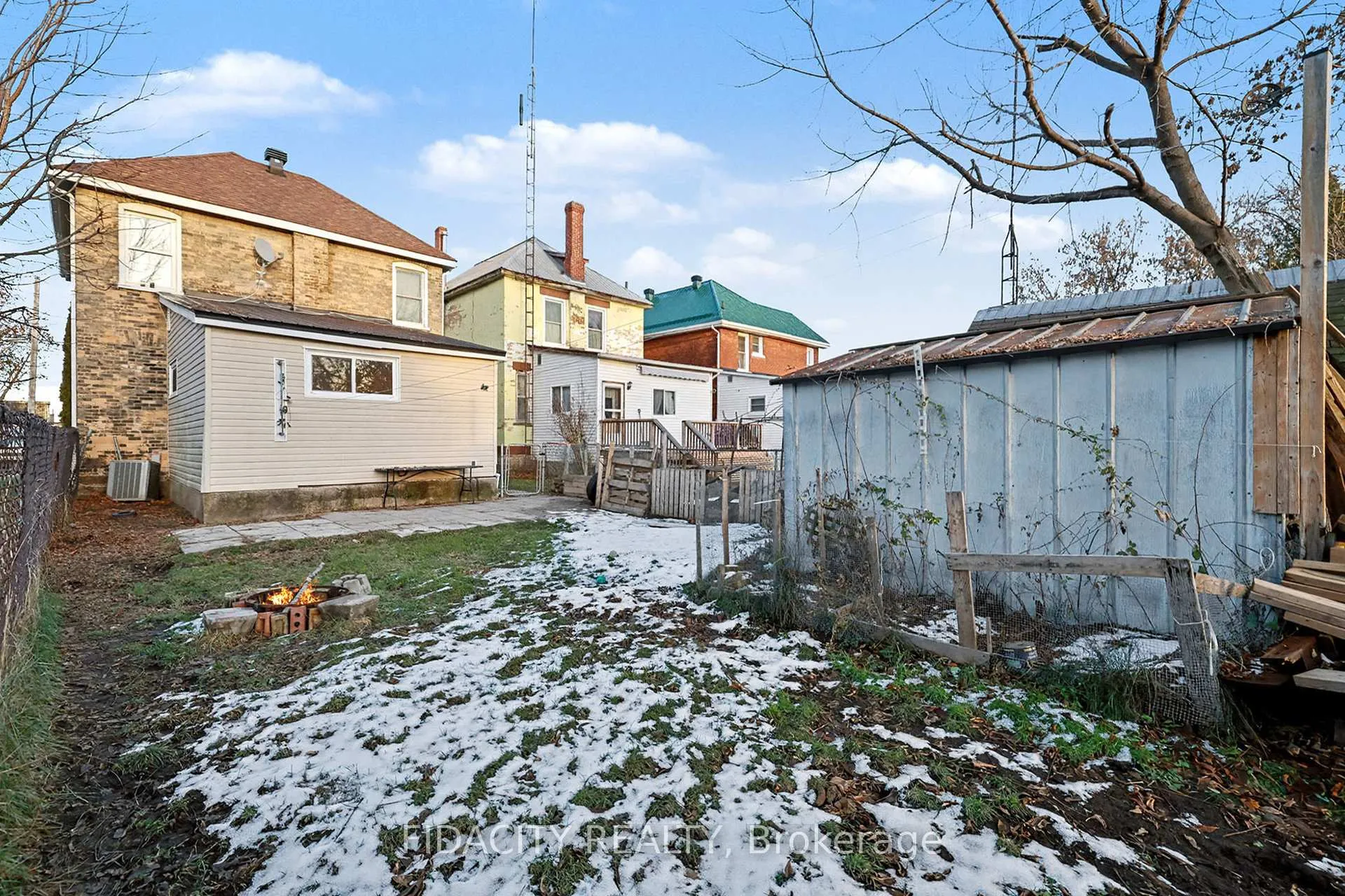 Photo 24 of 38 Winnifred Street N, Smiths Falls — HOMEH