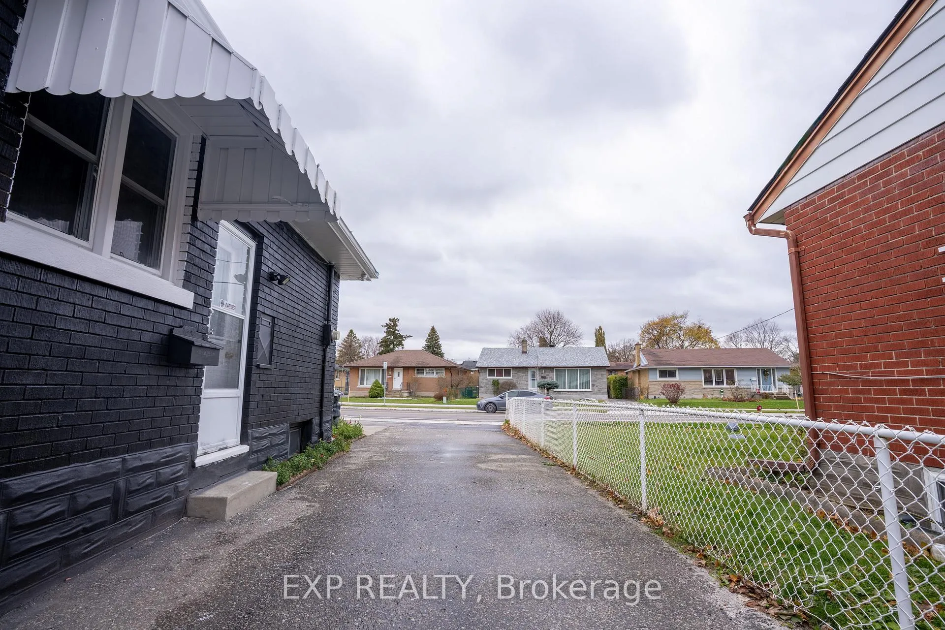 Photo 2 of 280 Wilson Avenue, Kitchener — HOMEH