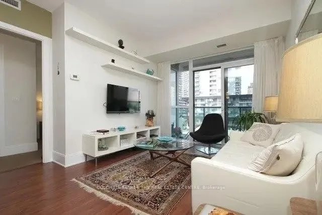 Photo 3 of Unit 419, 70 Roehampton Avenue, Toronto, Mount Pleasant West — HOMEH