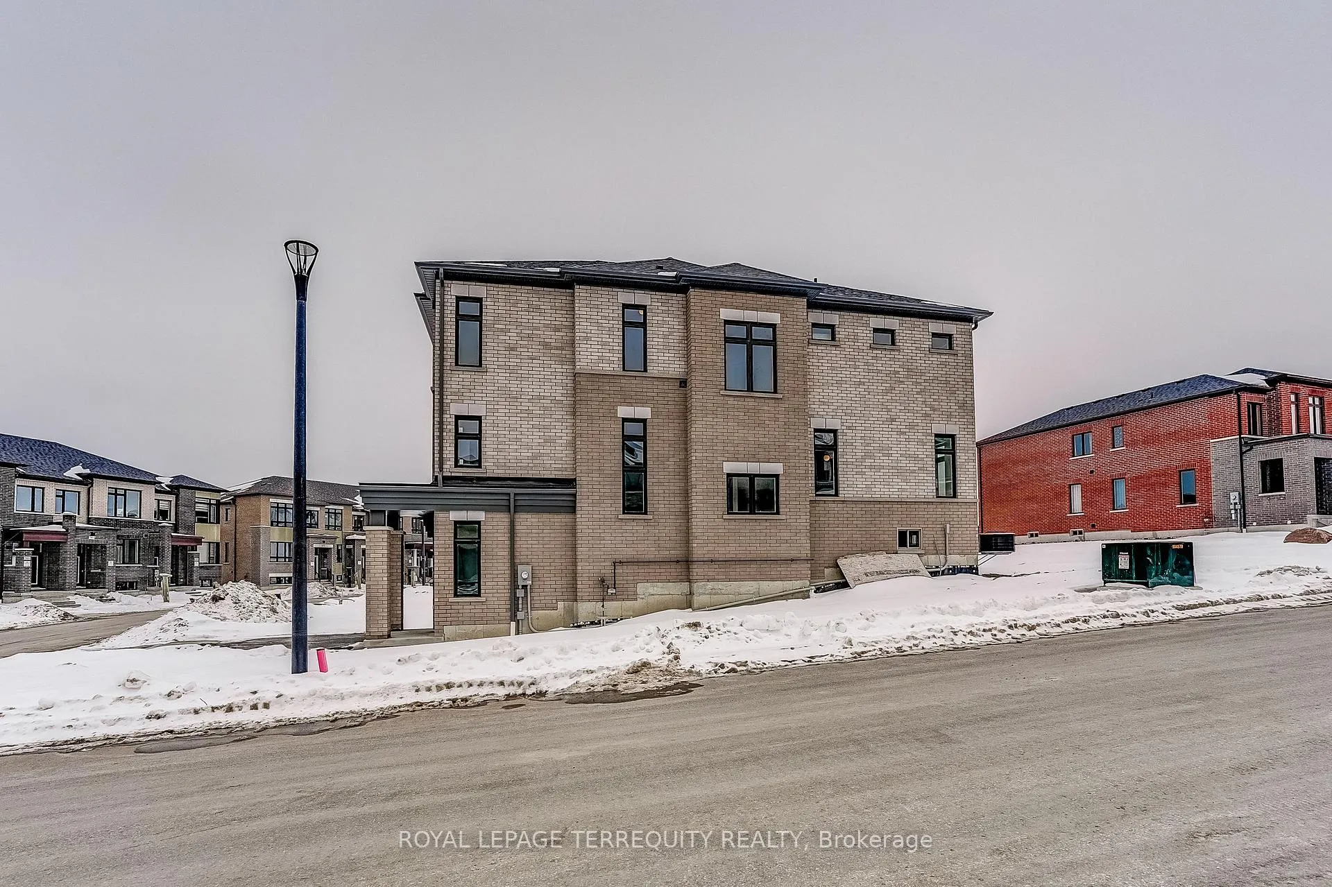 Photo 4 of 2964 Starlight Drive, Pickering, Rural Pickering — HOMEH