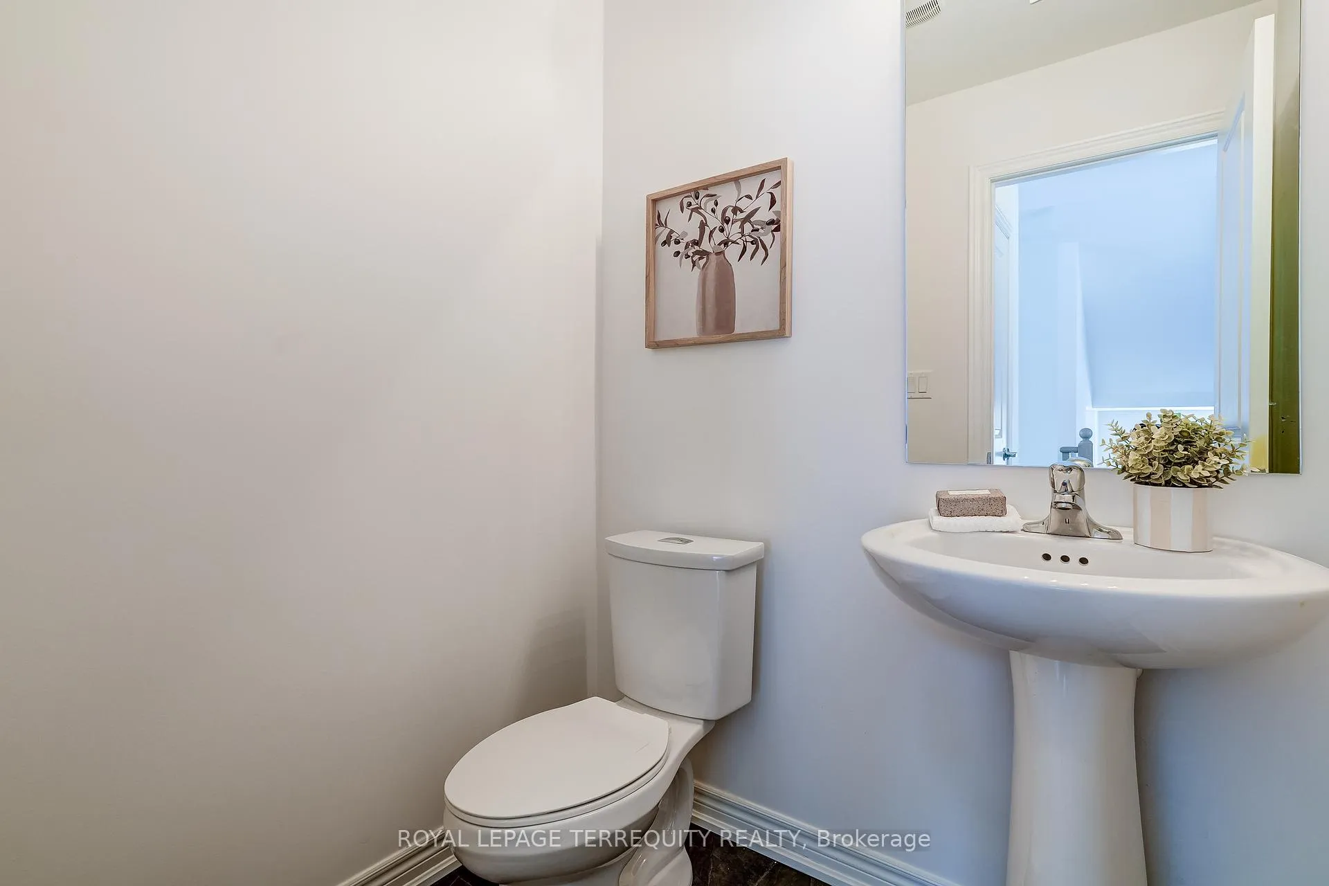 Photo 10 of 2964 Starlight Drive, Pickering, Rural Pickering — HOMEH