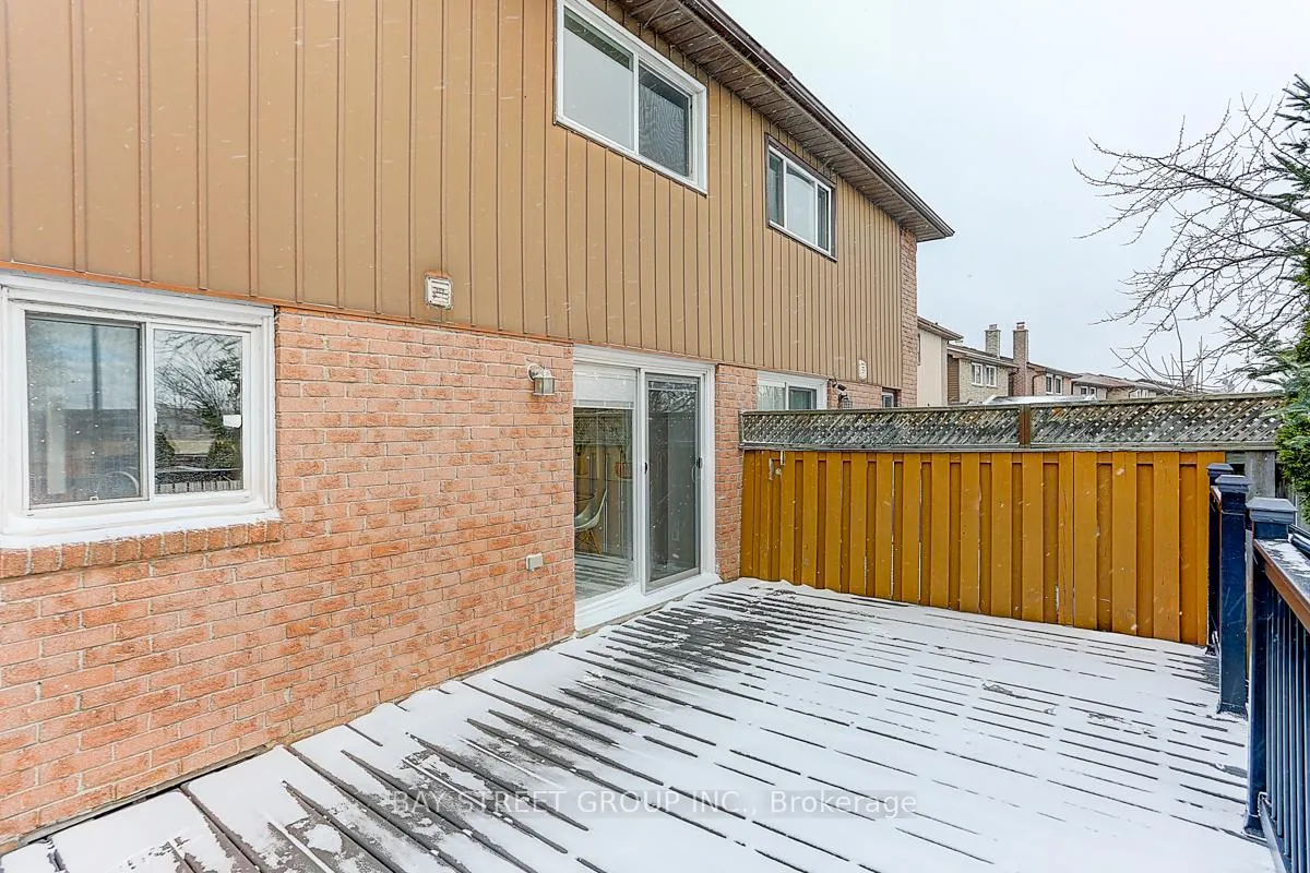Photo 2 of 182 Risebrough Circuit, Markham, Milliken Mills East — HOMEH