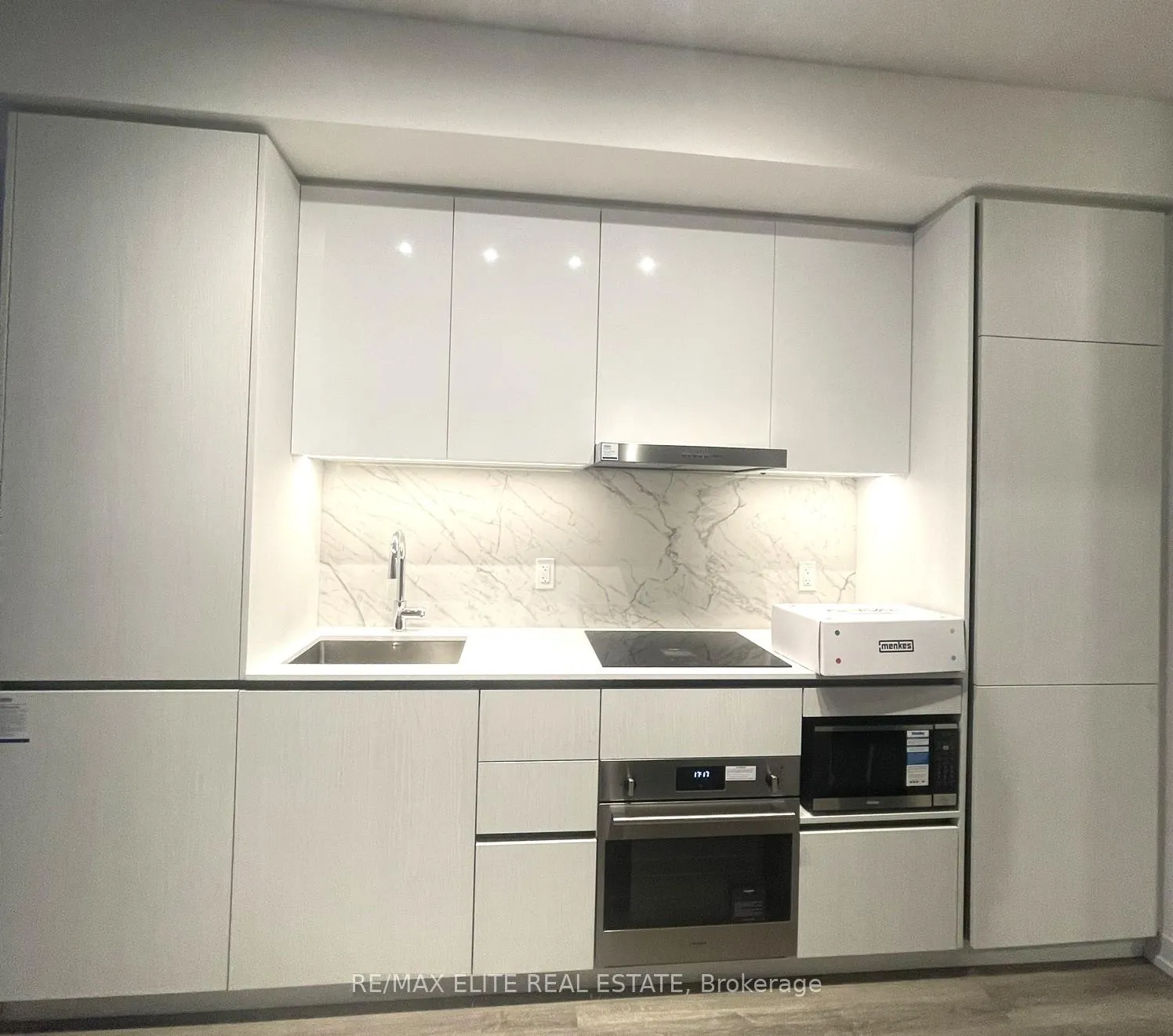 Photo 1 of Unit 5810, 8 Interchange Way, Vaughan, Vaughan Corporate Centre — HOMEH