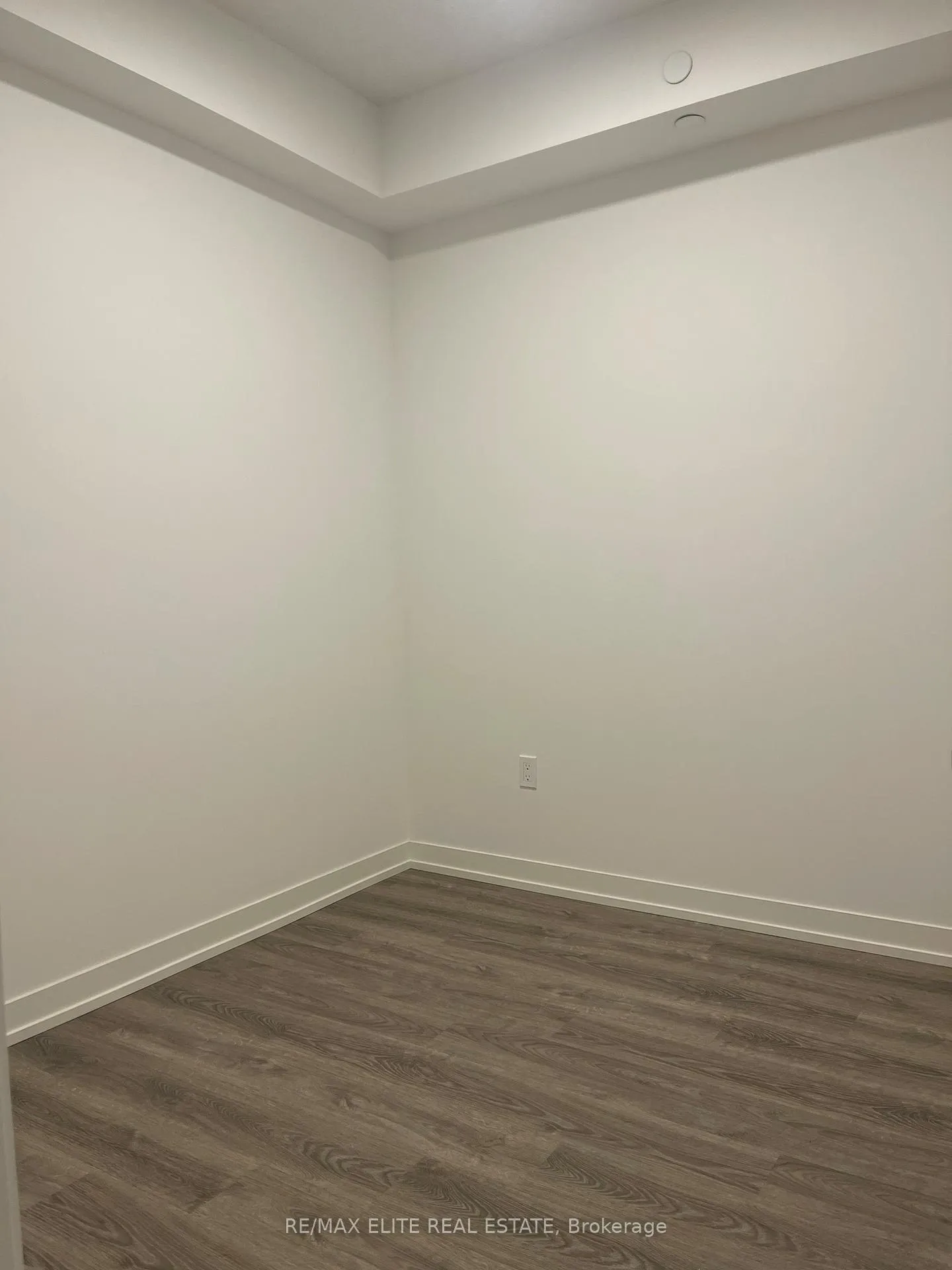 Photo 4 of Unit 5810, 8 Interchange Way, Vaughan, Vaughan Corporate Centre — HOMEH