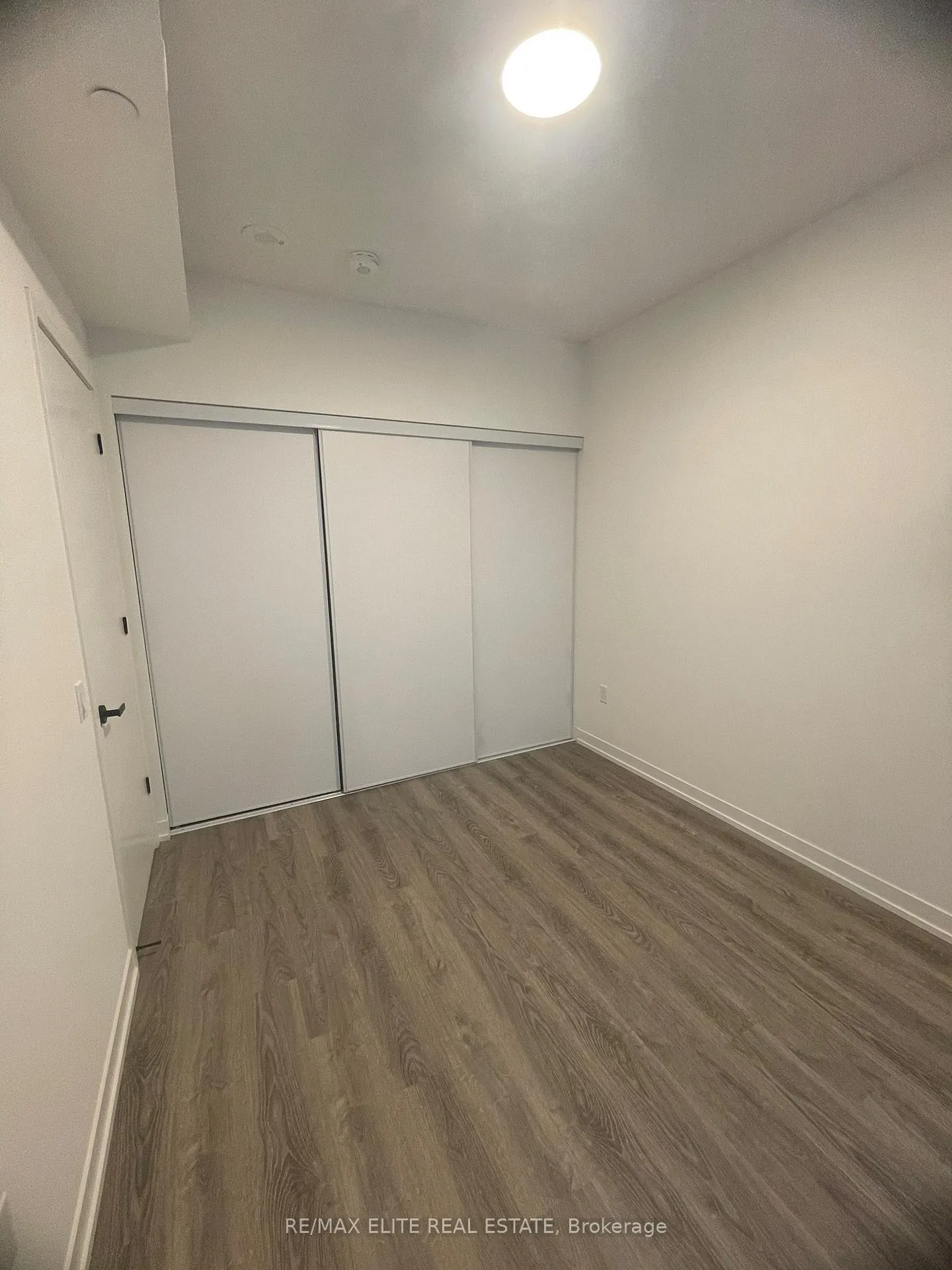 Photo 5 of Unit 5810, 8 Interchange Way, Vaughan, Vaughan Corporate Centre — HOMEH