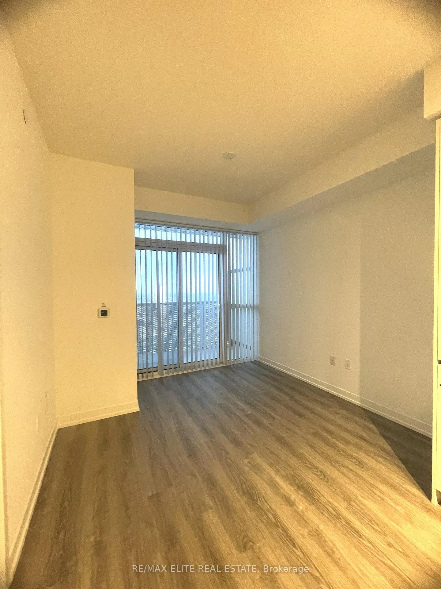 Photo 8 of Unit 5810, 8 Interchange Way, Vaughan, Vaughan Corporate Centre — HOMEH