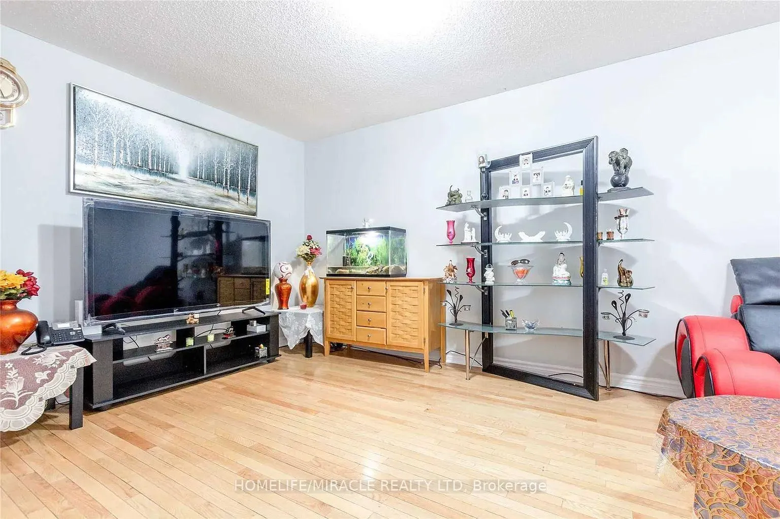 Photo 2 of 98 Laird Drive, Markham, Middlefield — HOMEH