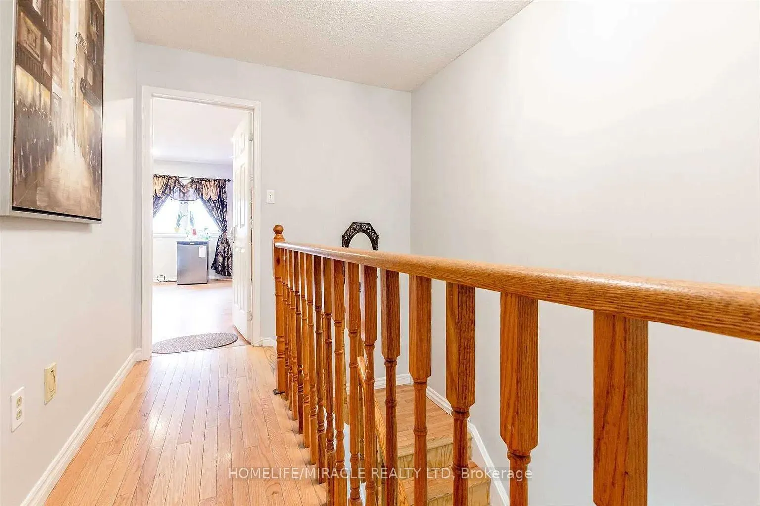 Photo 11 of 98 Laird Drive, Markham, Middlefield — HOMEH