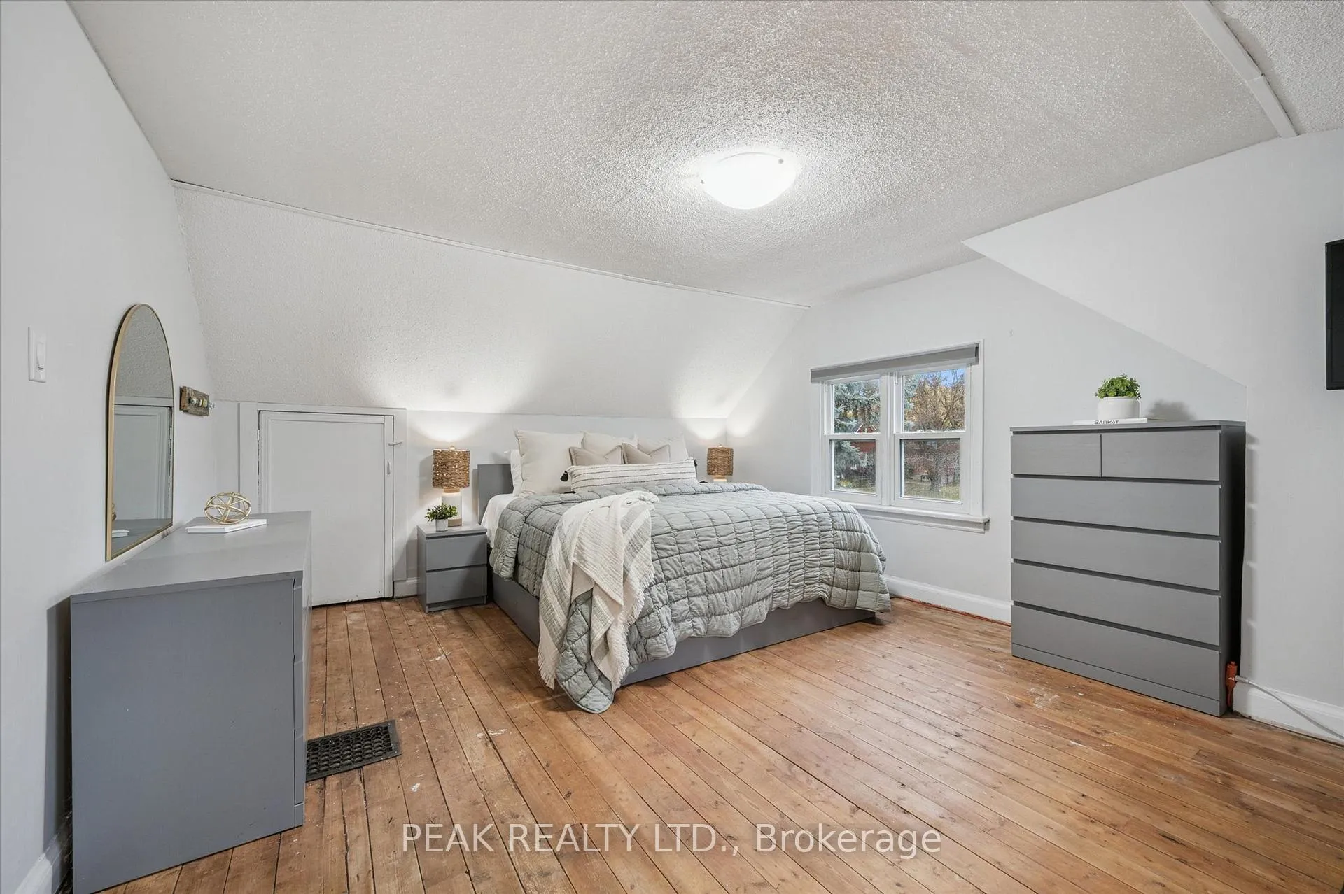 Photo 19 of 145 Bridgeport Road E, Waterloo — HOMEH