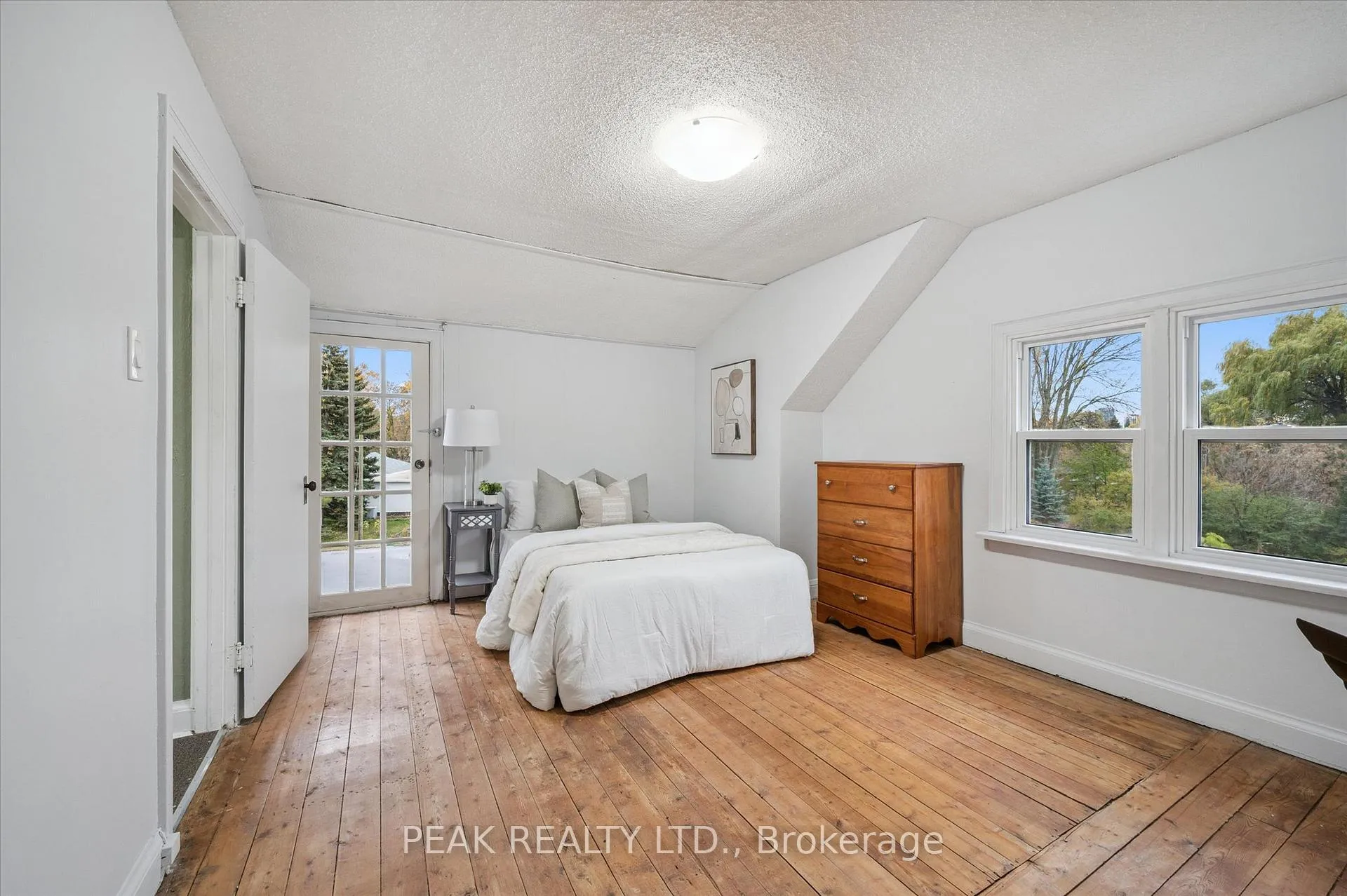Photo 21 of 145 Bridgeport Road E, Waterloo — HOMEH
