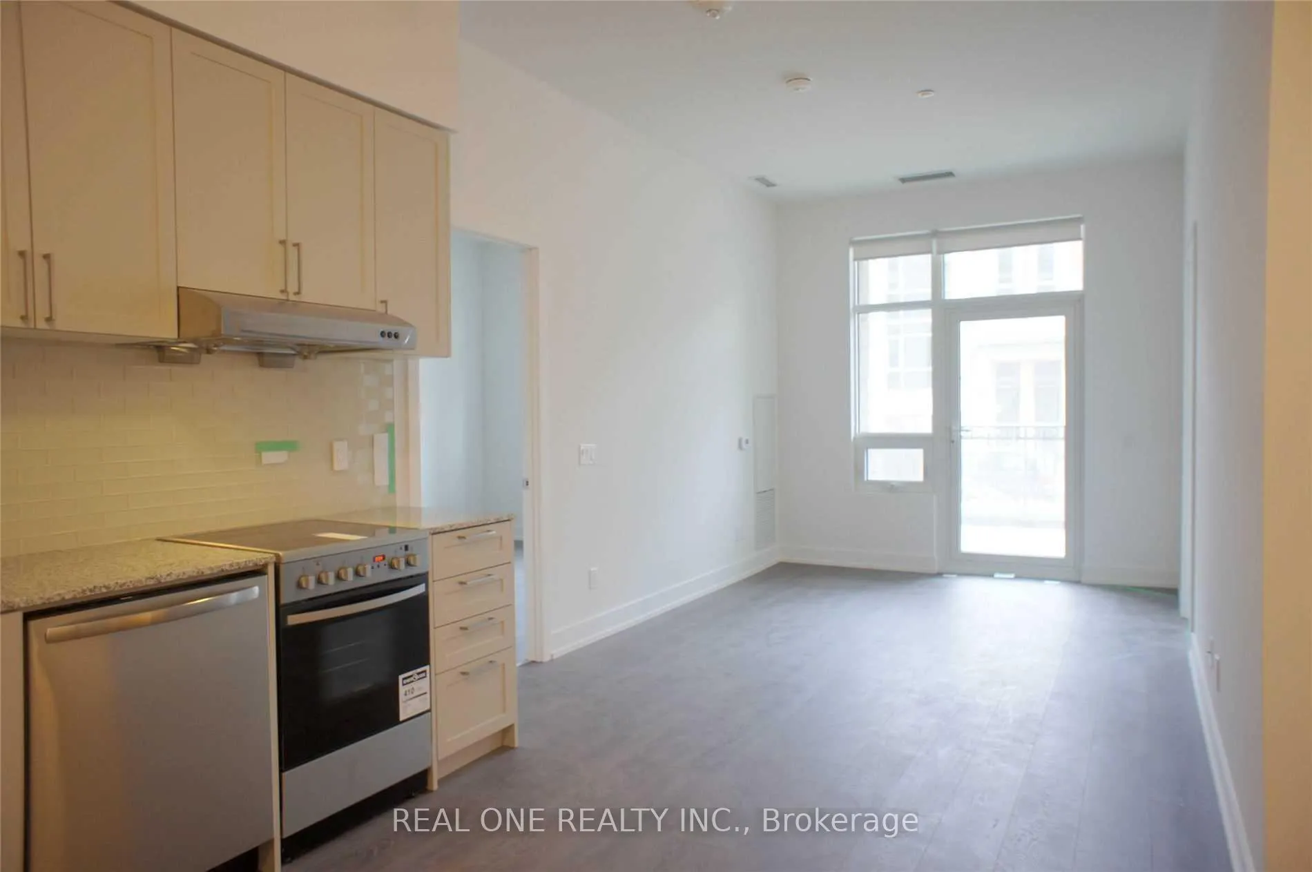 Photo 3 of Unit 111W, 268 Buchanan Drive, Markham, Unionville — HOMEH