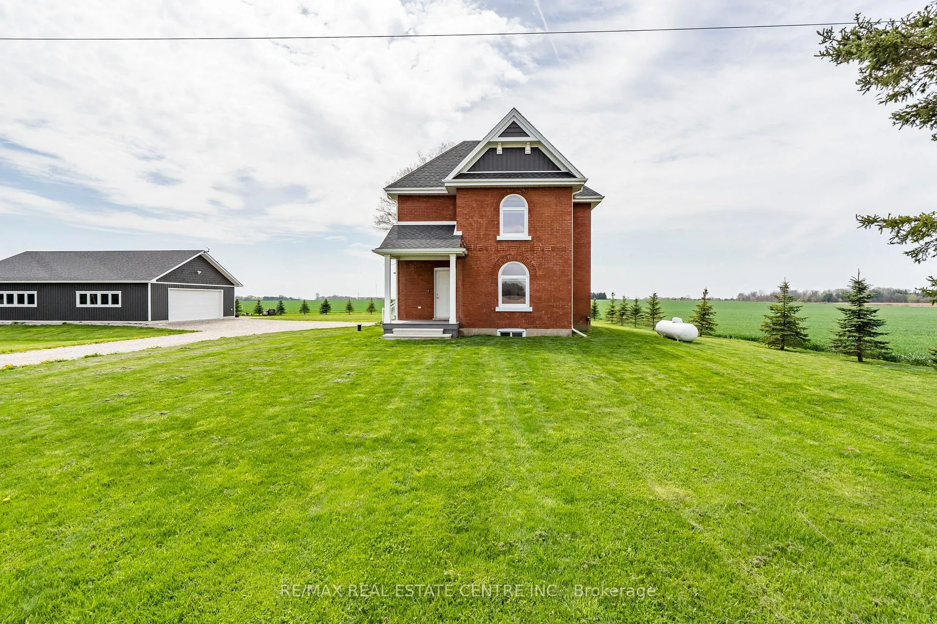 Photo 3 of 21575 Heritage Road, Thames Centre, Rural Thames Centre — HOMEH