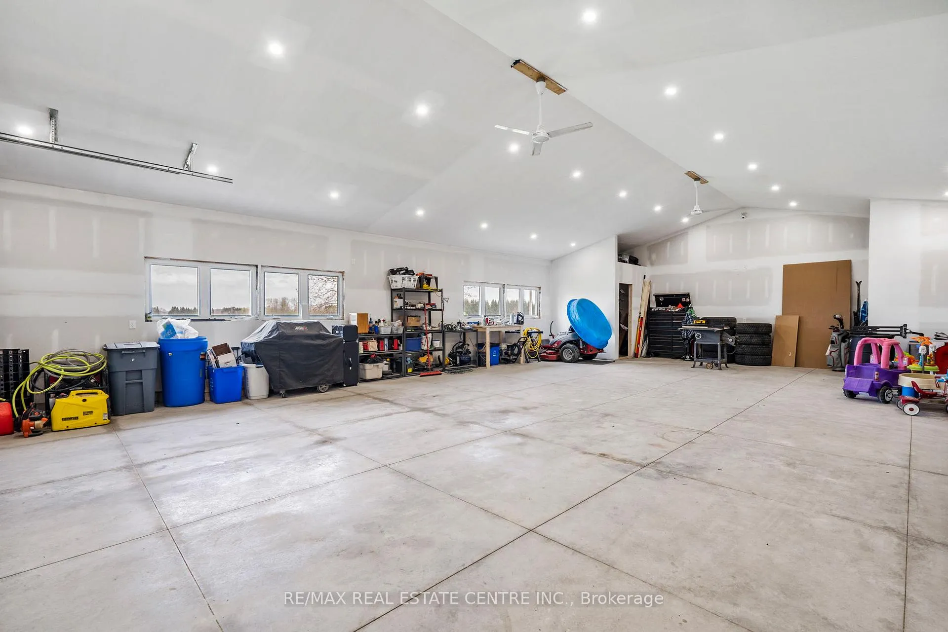Photo 37 of 21575 Heritage Road, Thames Centre, Rural Thames Centre — HOMEH