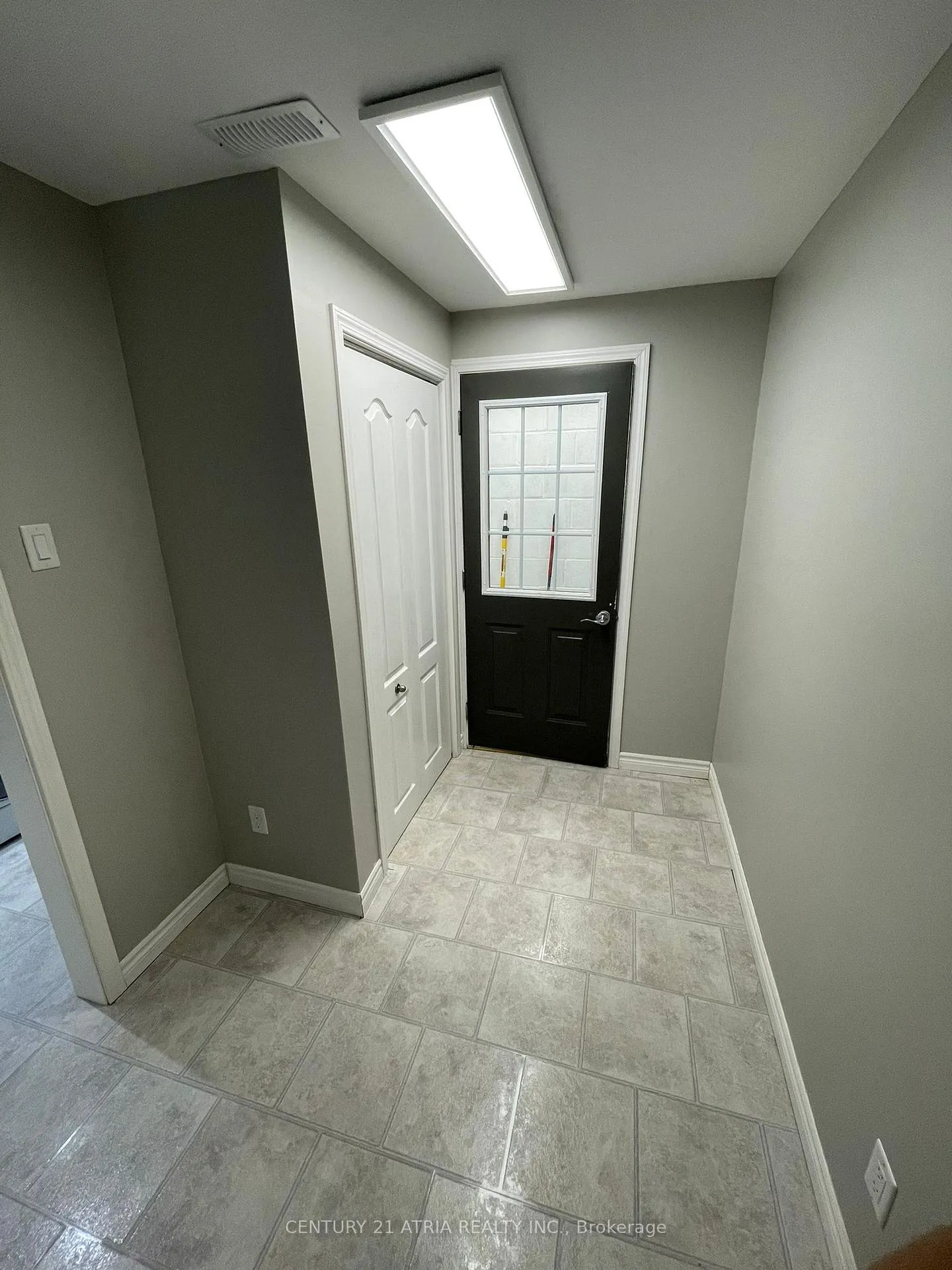 Photo 2 of Unit #Bsmt, 97 Shirley Avenue, Barrie, Sunnidale — HOMEH
