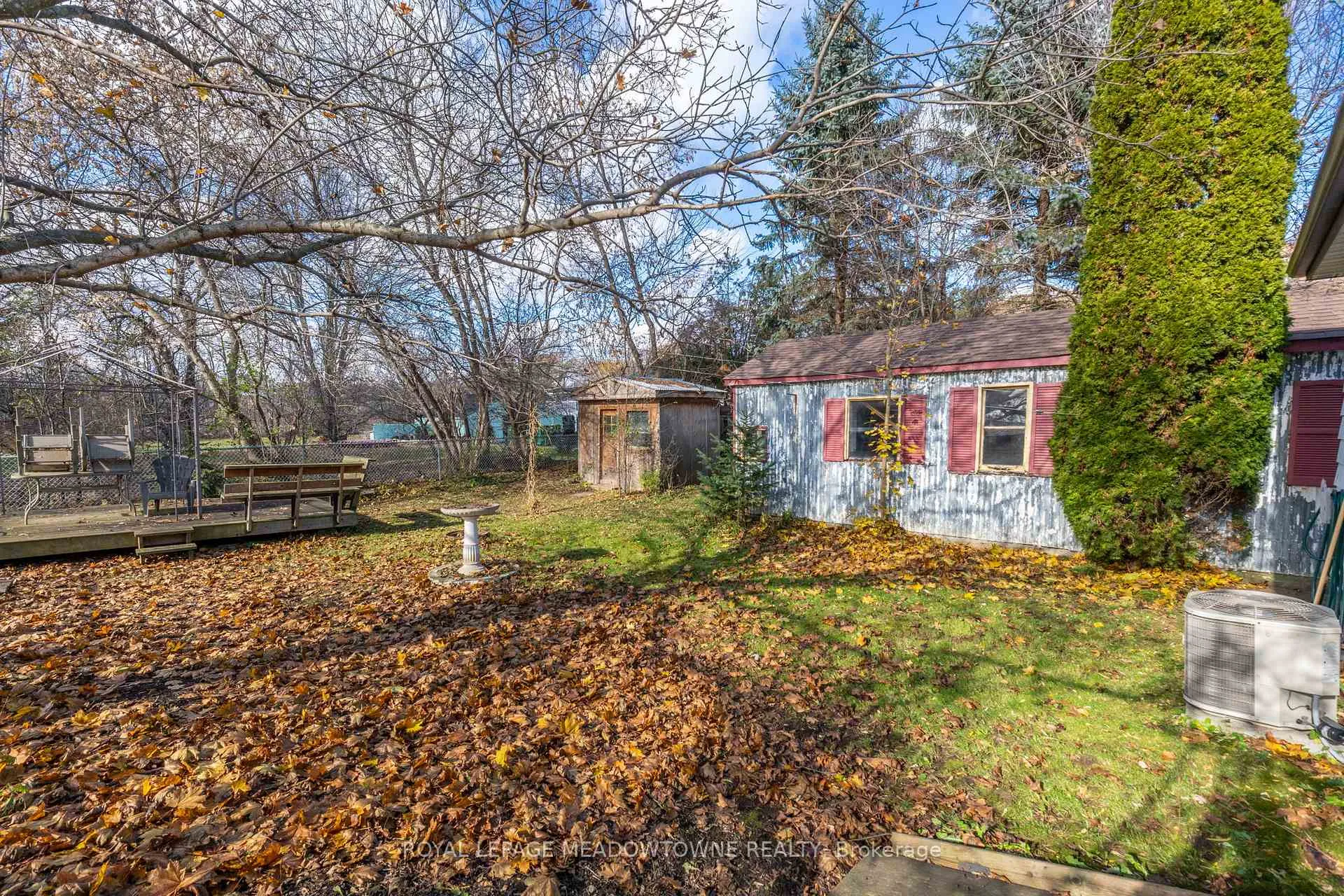 Photo 3 of 5 Louisa Street, Halton Hills, Georgetown — HOMEH