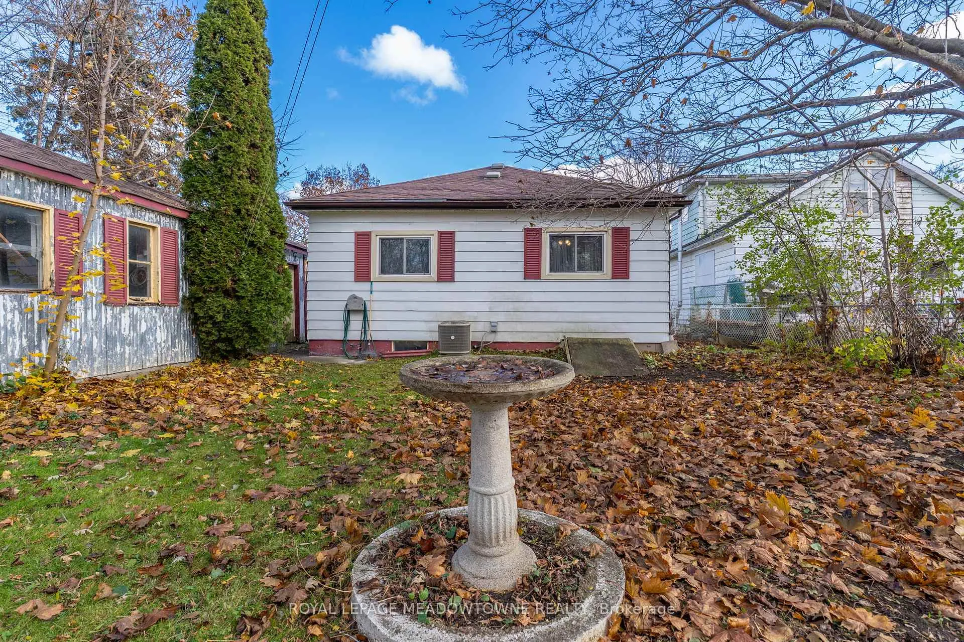 Photo 4 of 5 Louisa Street, Halton Hills, Georgetown — HOMEH