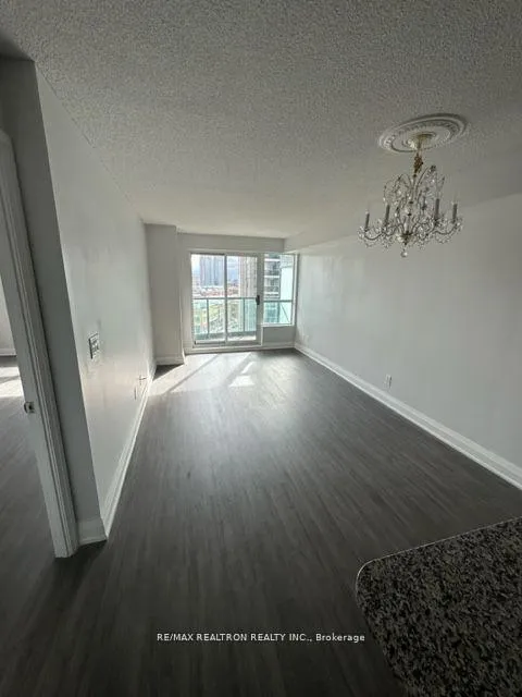 Photo 11 of 20 North Park Road, Vaughan, Beverley Glen — HOMEH